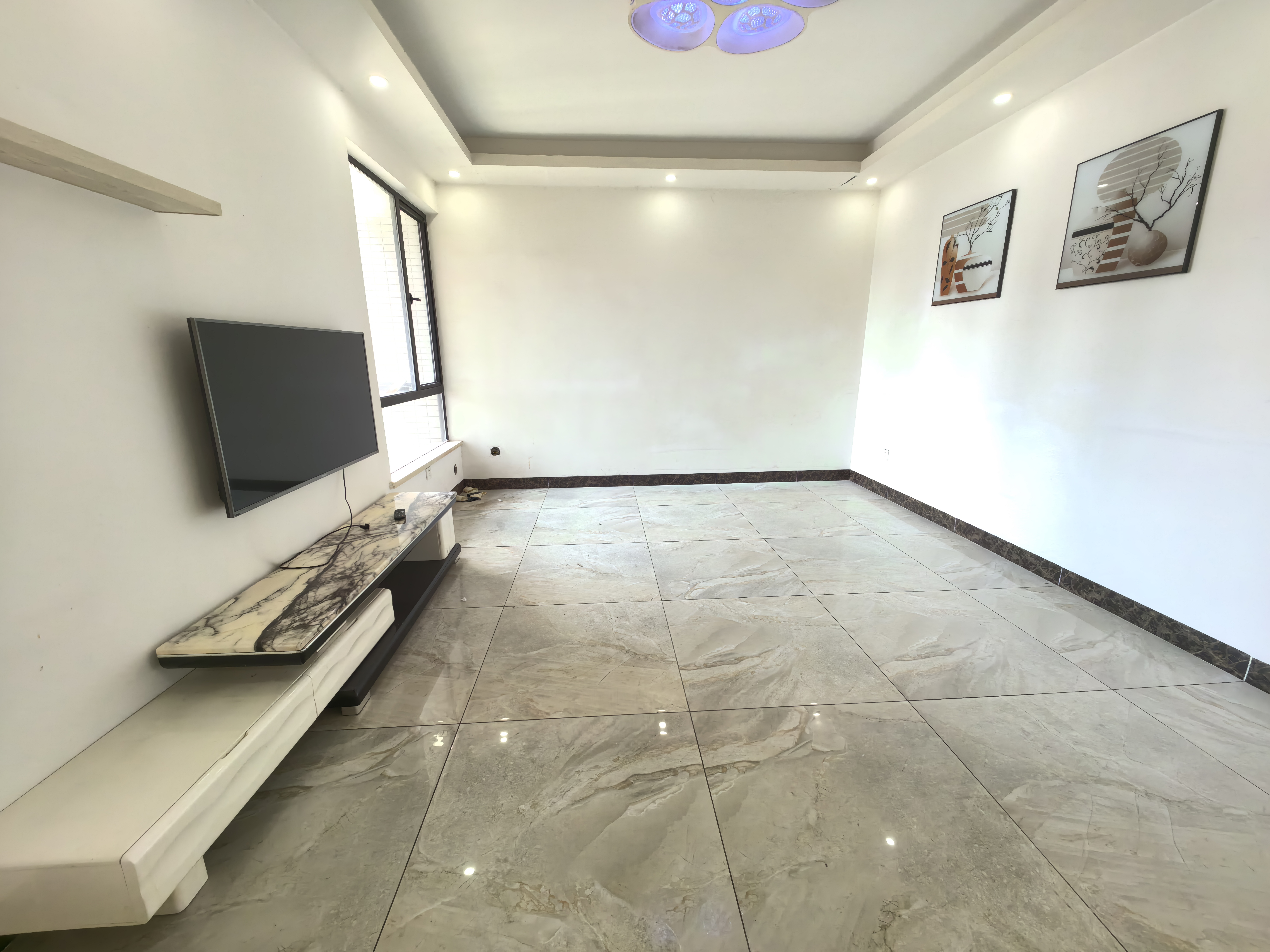 莱茵小镇 3室2厅1卫 29.8万 莱茵小镇 3室2厅1卫 29.8万室内图