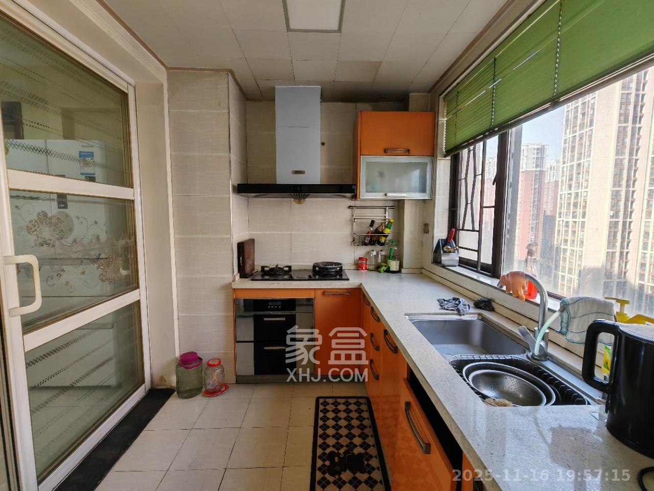 旭辉华庭  3室2厅1卫    2400.0元/月室内图