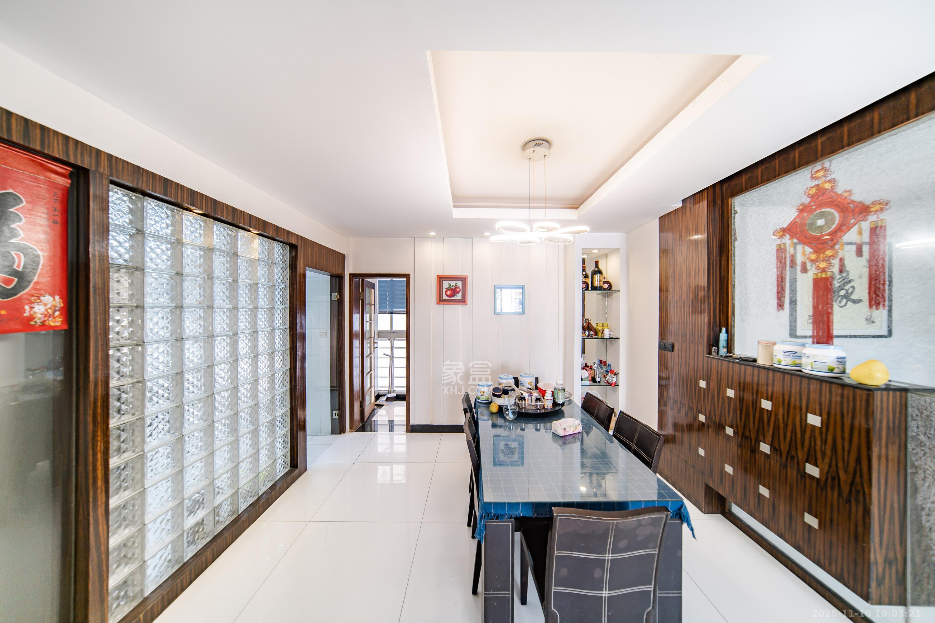 锦绣华天 4室2厅2卫 215.0万 锦绣华天 4室2厅2卫 215.0万其他