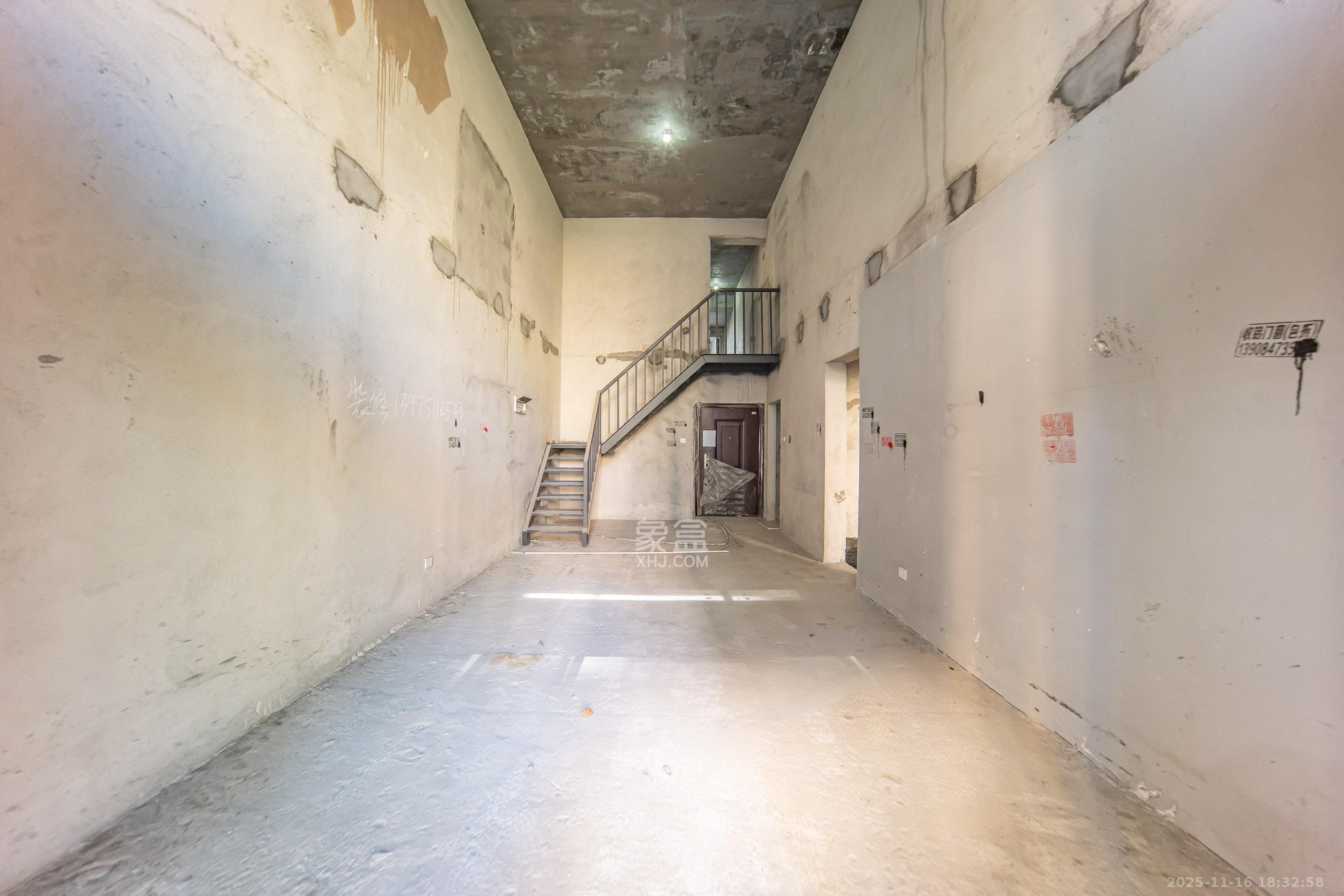 邦盛水岸御园 4室2厅2卫 72.0万 邦盛水岸御园 4室2厅2卫 72.0万客厅