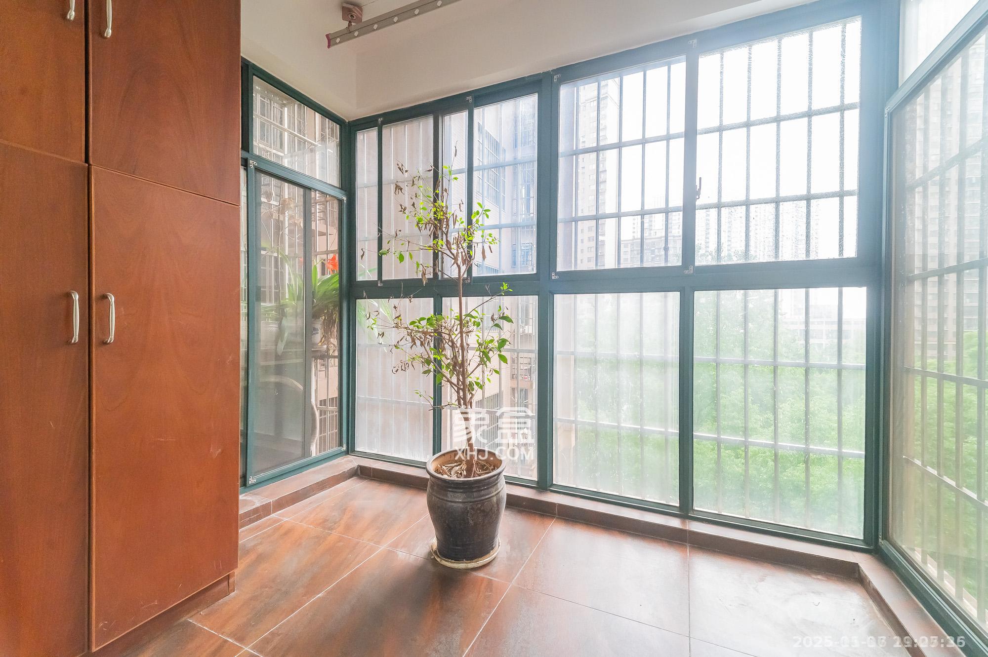 筑梦佳园  4室2厅2卫    2100.0元/月室内图