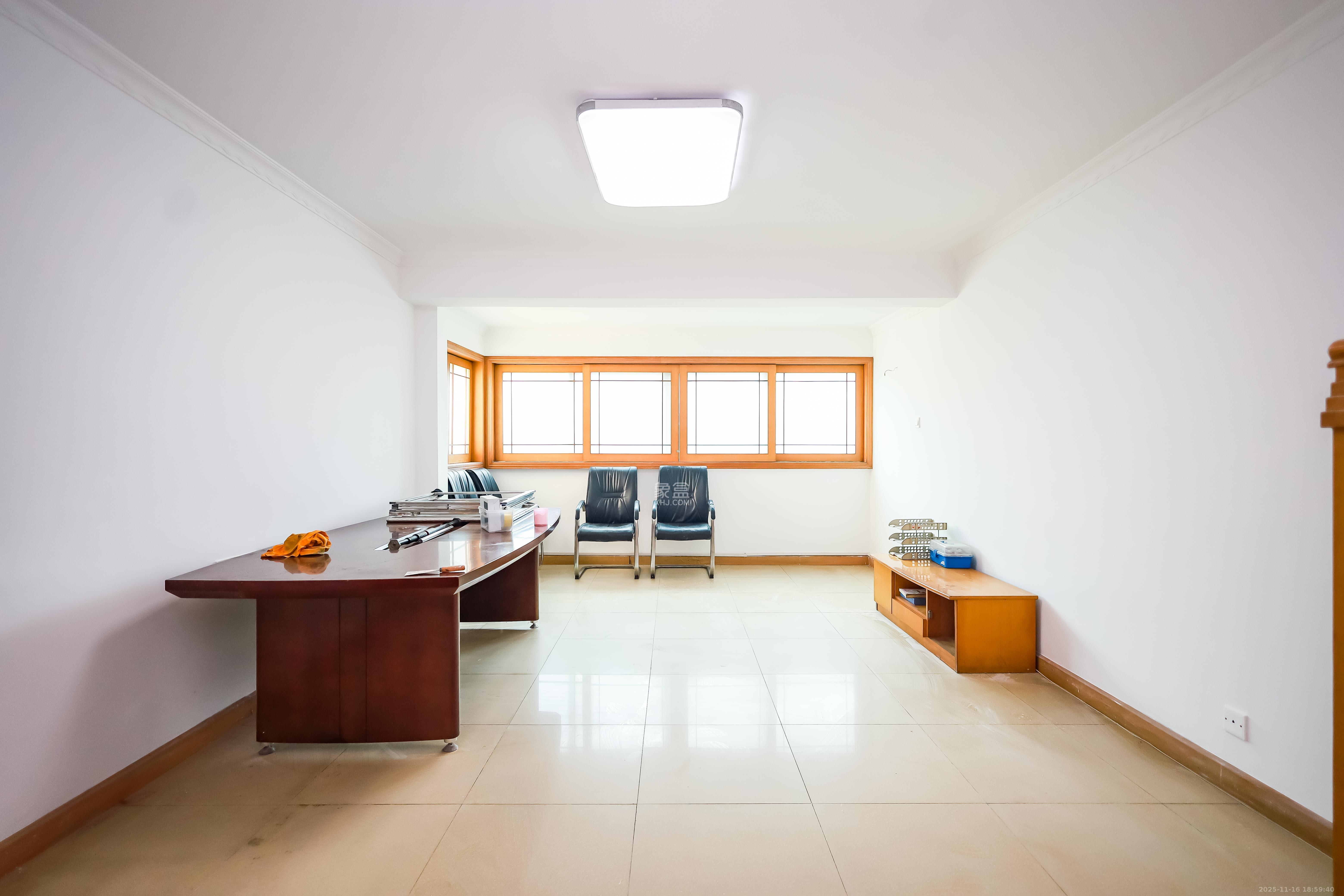 咸嘉新村嘉文苑  5室2厅2卫    108.0万