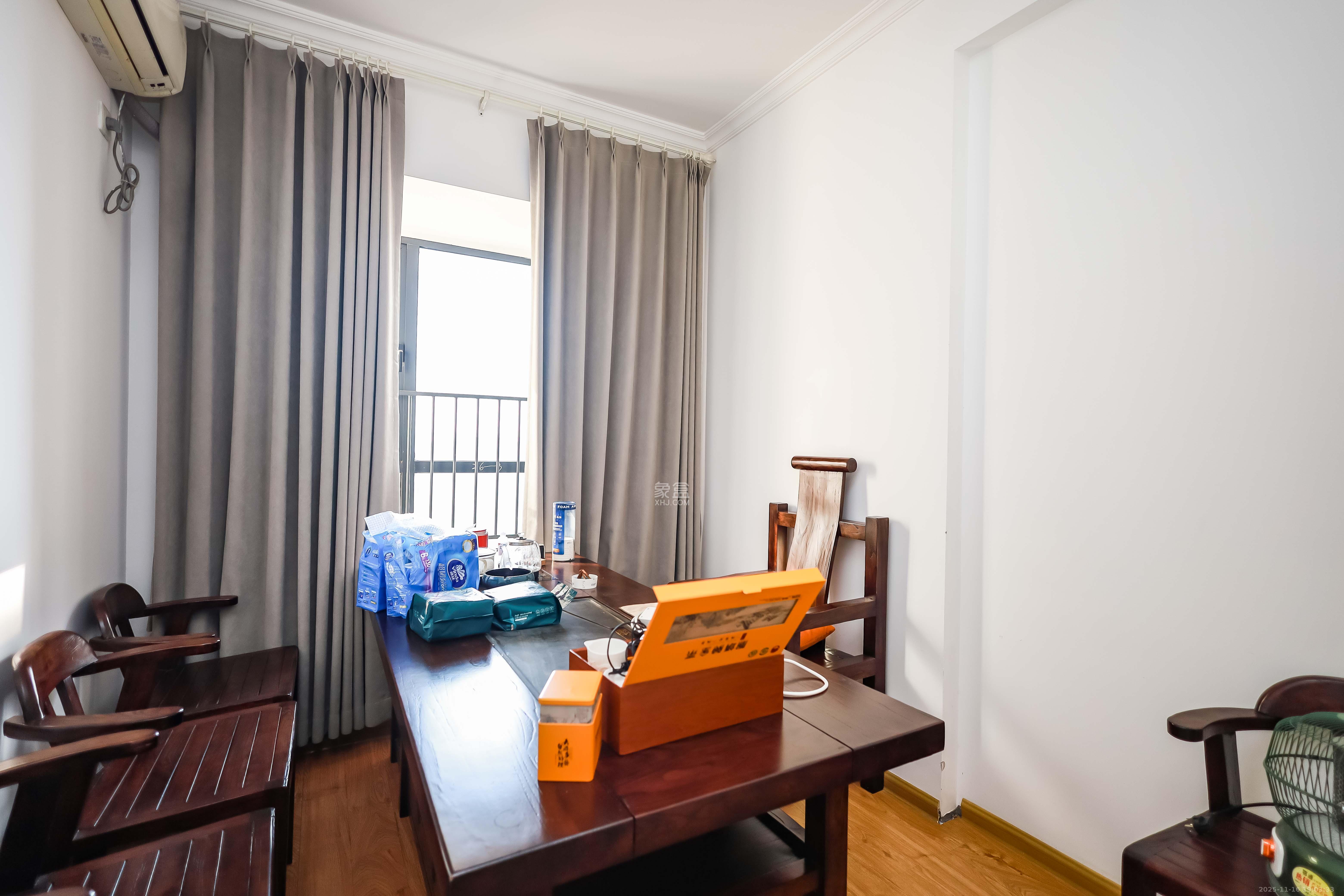 莱茵城  3室2厅2卫    78.0万卧室