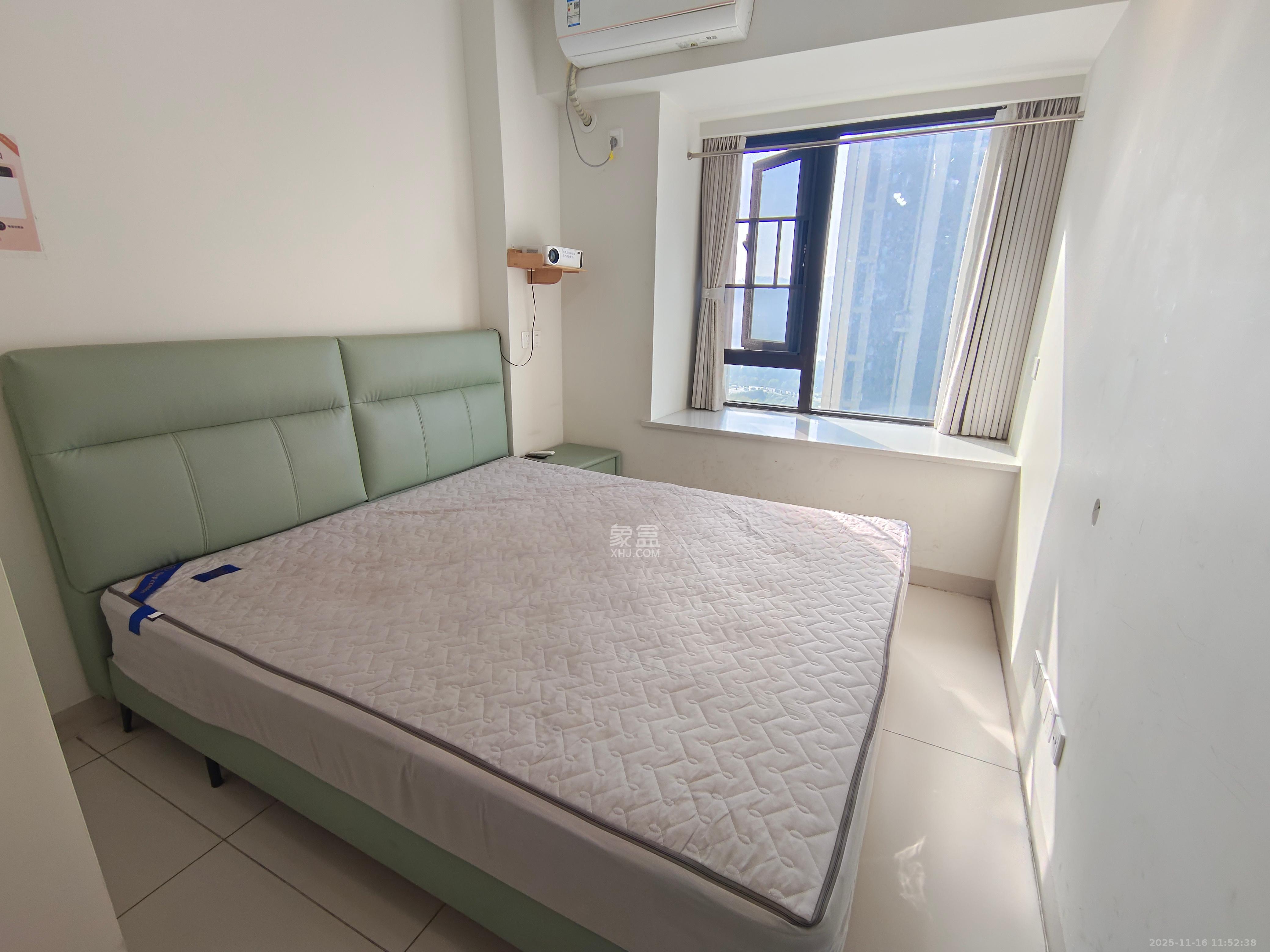 保利海德公园  1室1厅1卫    1600.0元/月