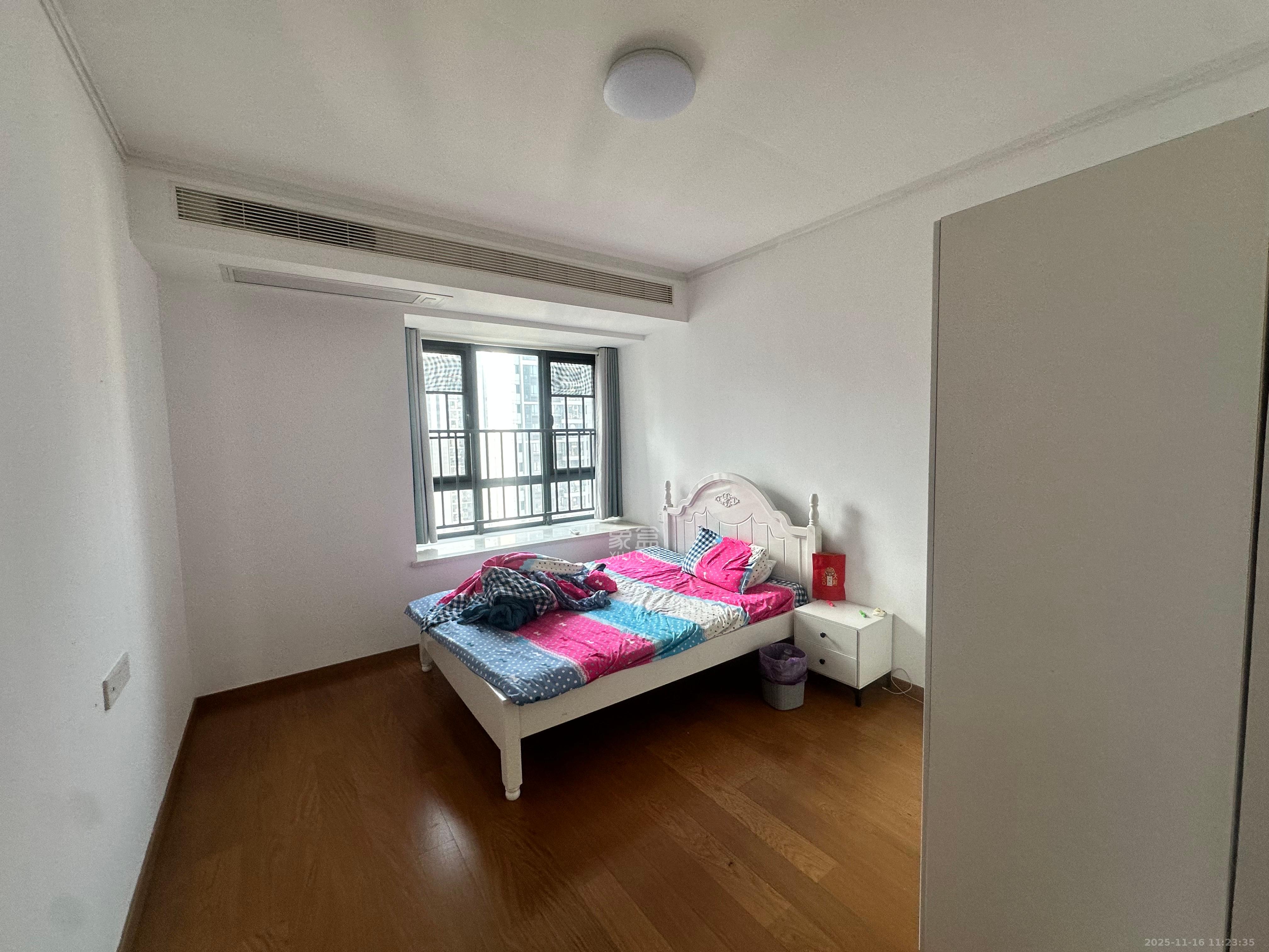 清控湖山雅居南区  4室2厅2卫    2700.0元/月室内图