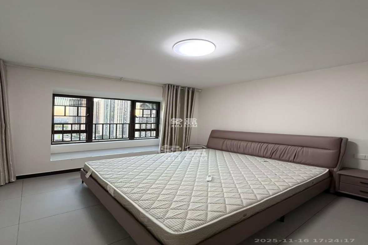 龙湖碧桂园天宸原著 4室2厅2卫 3800.0元/月 龙湖碧桂园天宸原著 4室2厅2卫 3800.0元/月室内图