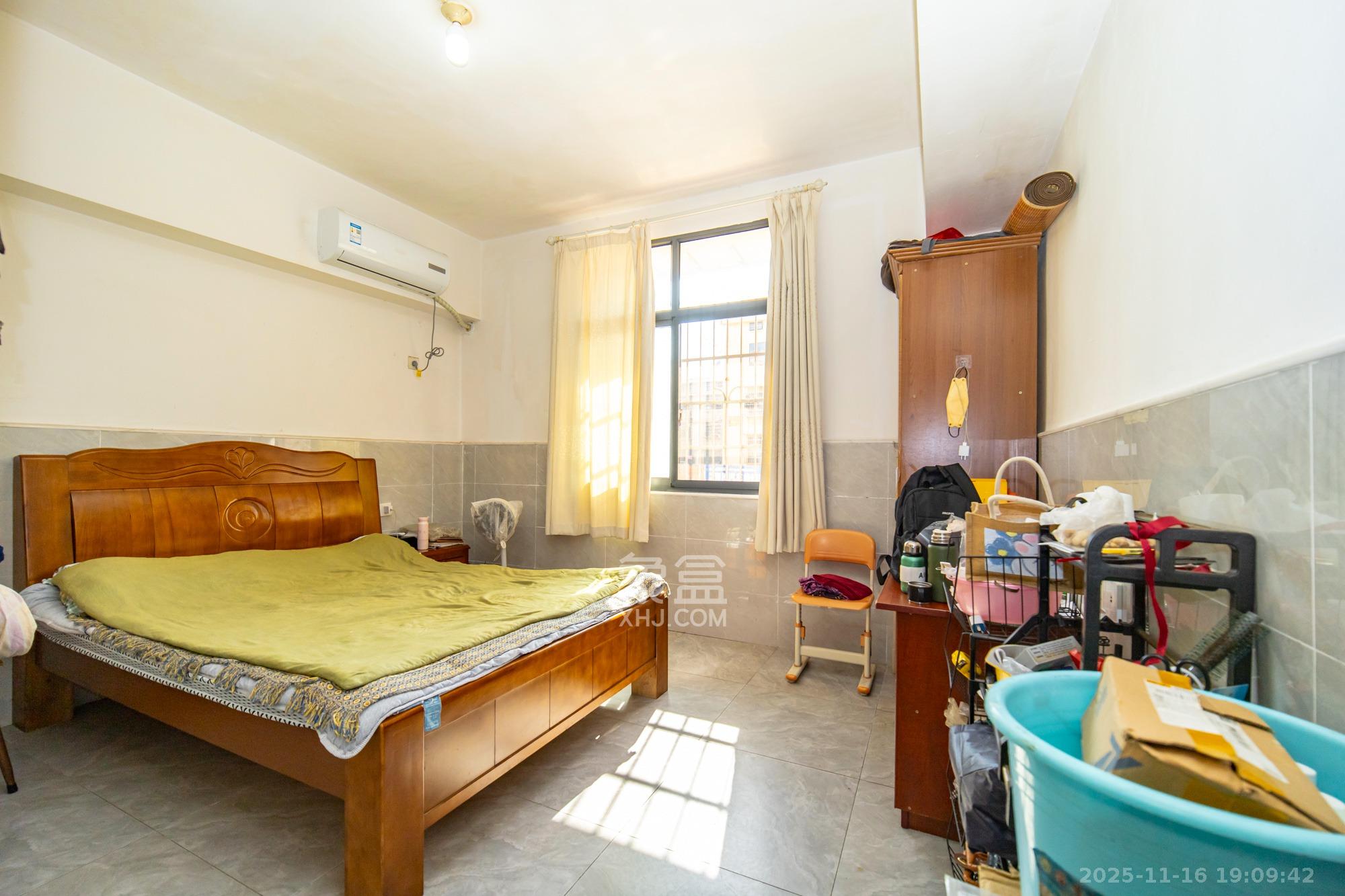 星沙三区 12室6厅12卫 269.8万 星沙三区 12室6厅12卫 269.8万卧室