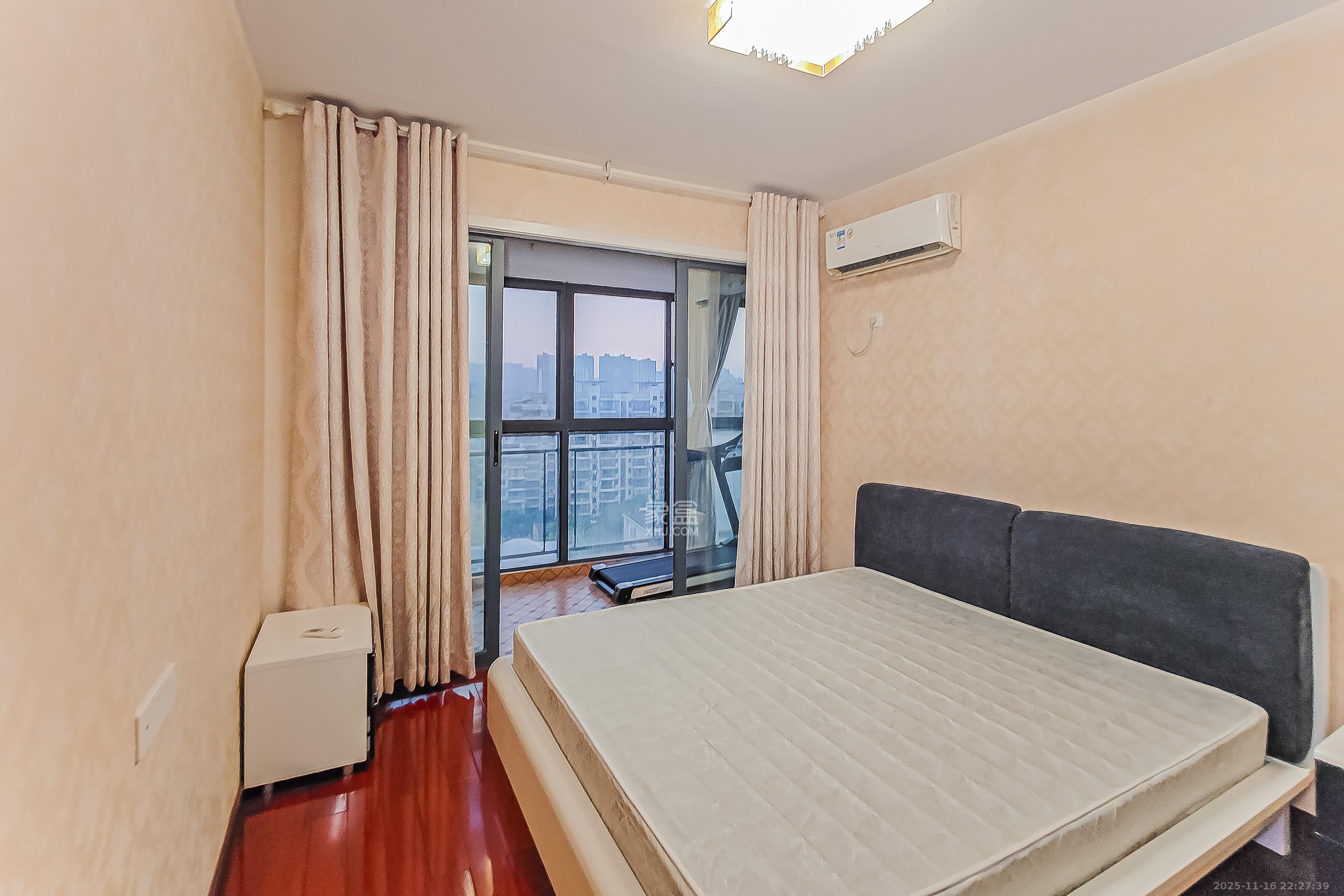 钱隆首府(福晟御园)  3室2厅2卫    135.0万卧室