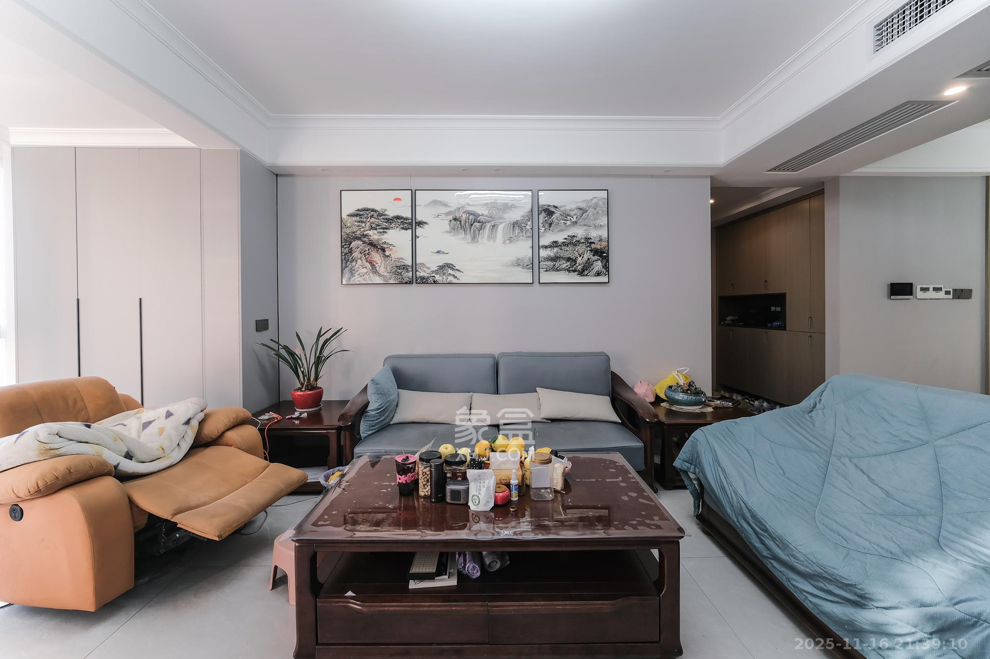 运达锦绣广场  4室2厅2卫    159.8万客厅