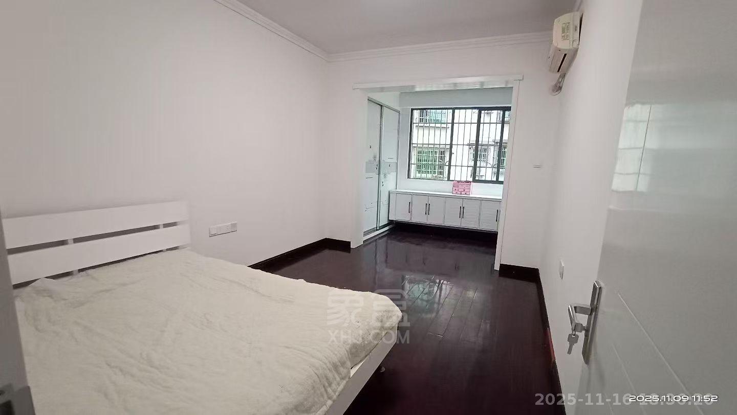 华茂商厦  4室2厅2卫    2500.0元/月室内图