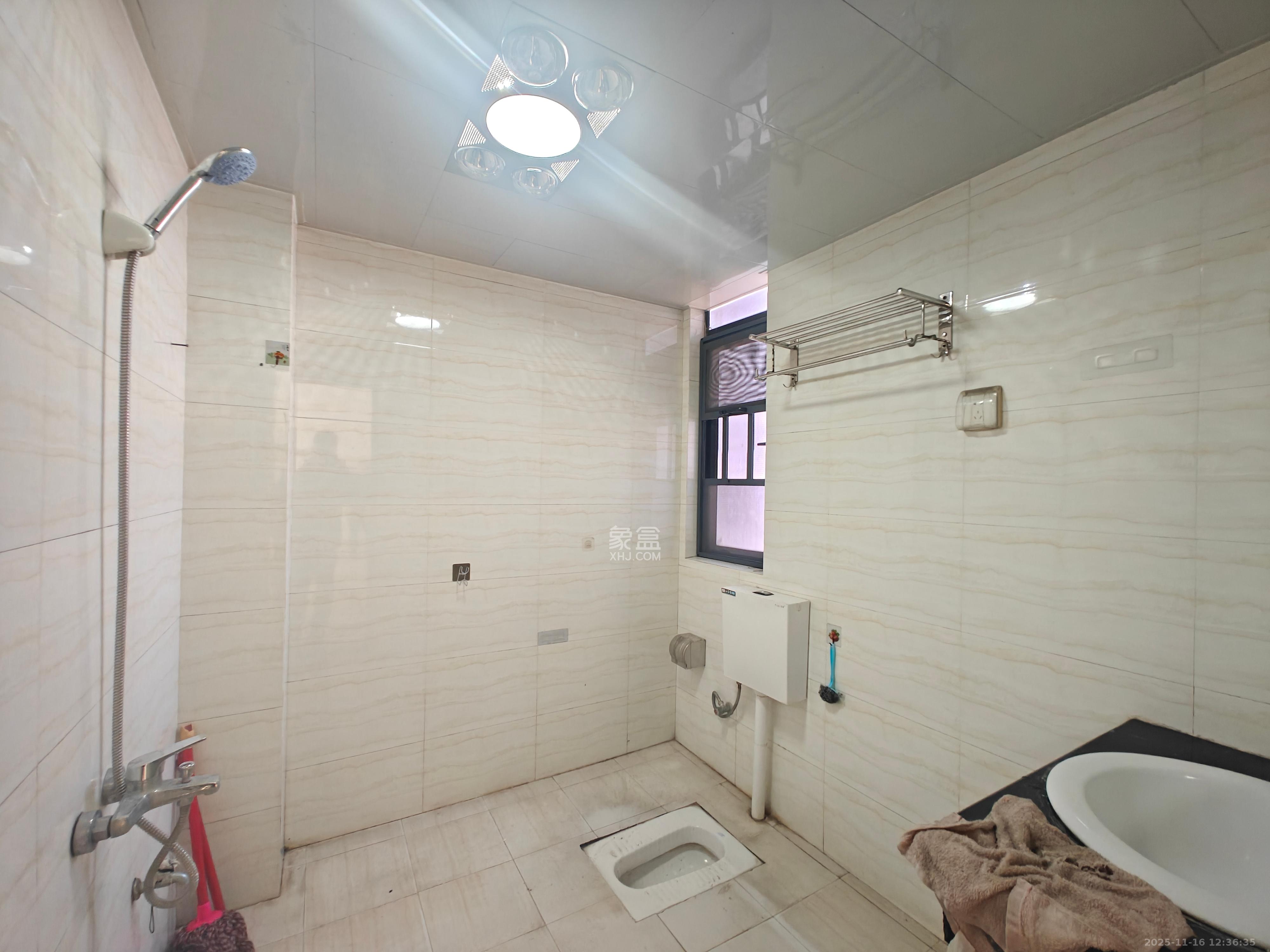 三江花中城 2室1厅1卫 2300.0元/月 三江花中城 2室1厅1卫 2300.0元/月室内图