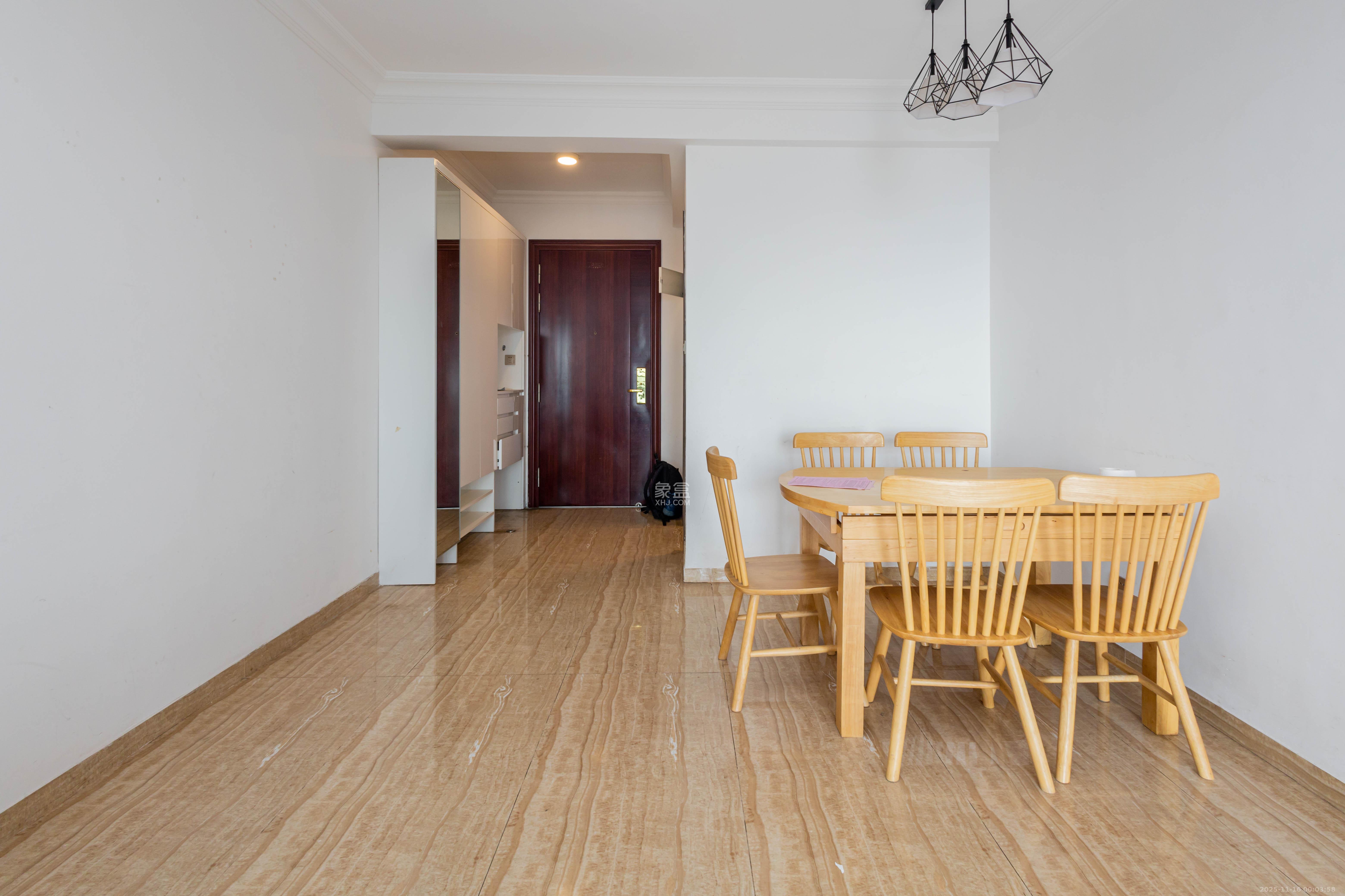 碧桂园星城首府  3室2厅2卫    55.8万客厅