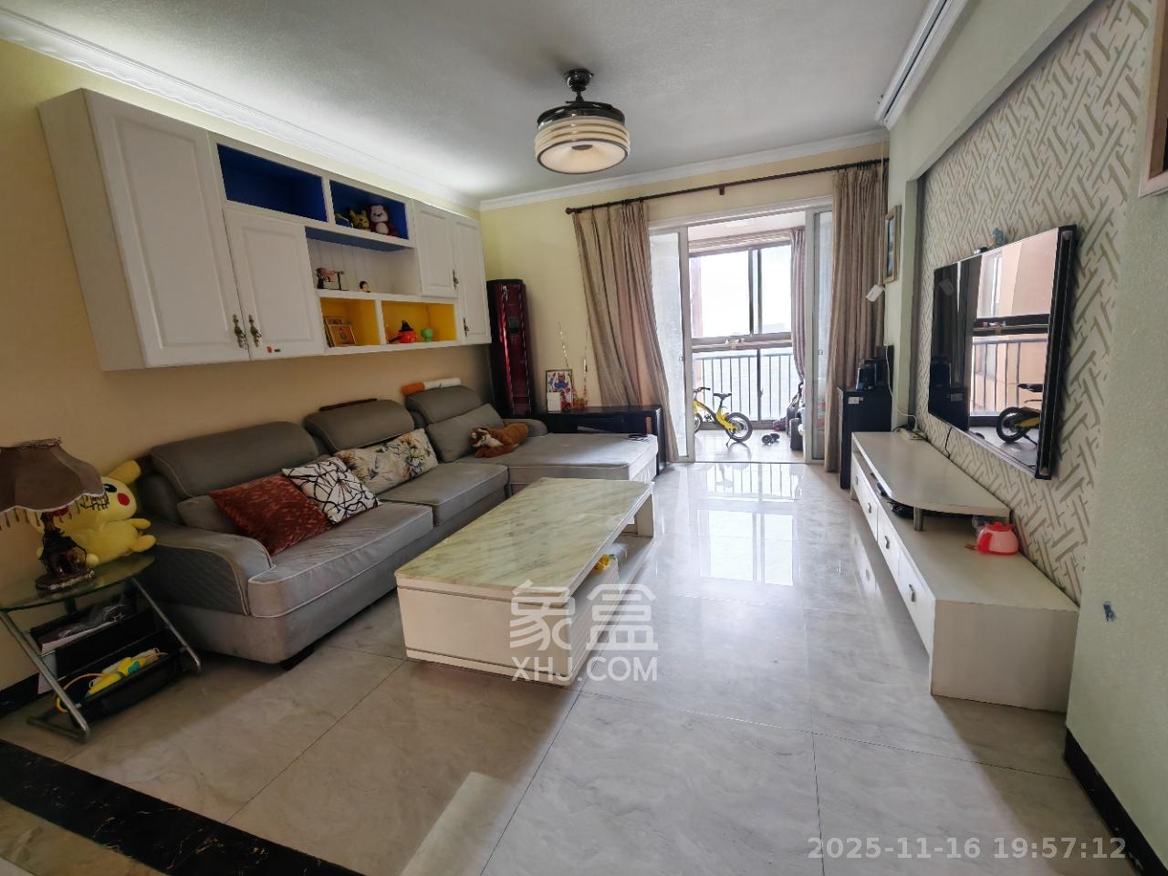 旭辉华庭 3室2厅1卫 2400.0元/月 旭辉华庭 3室2厅1卫 2400.0元/月室内图