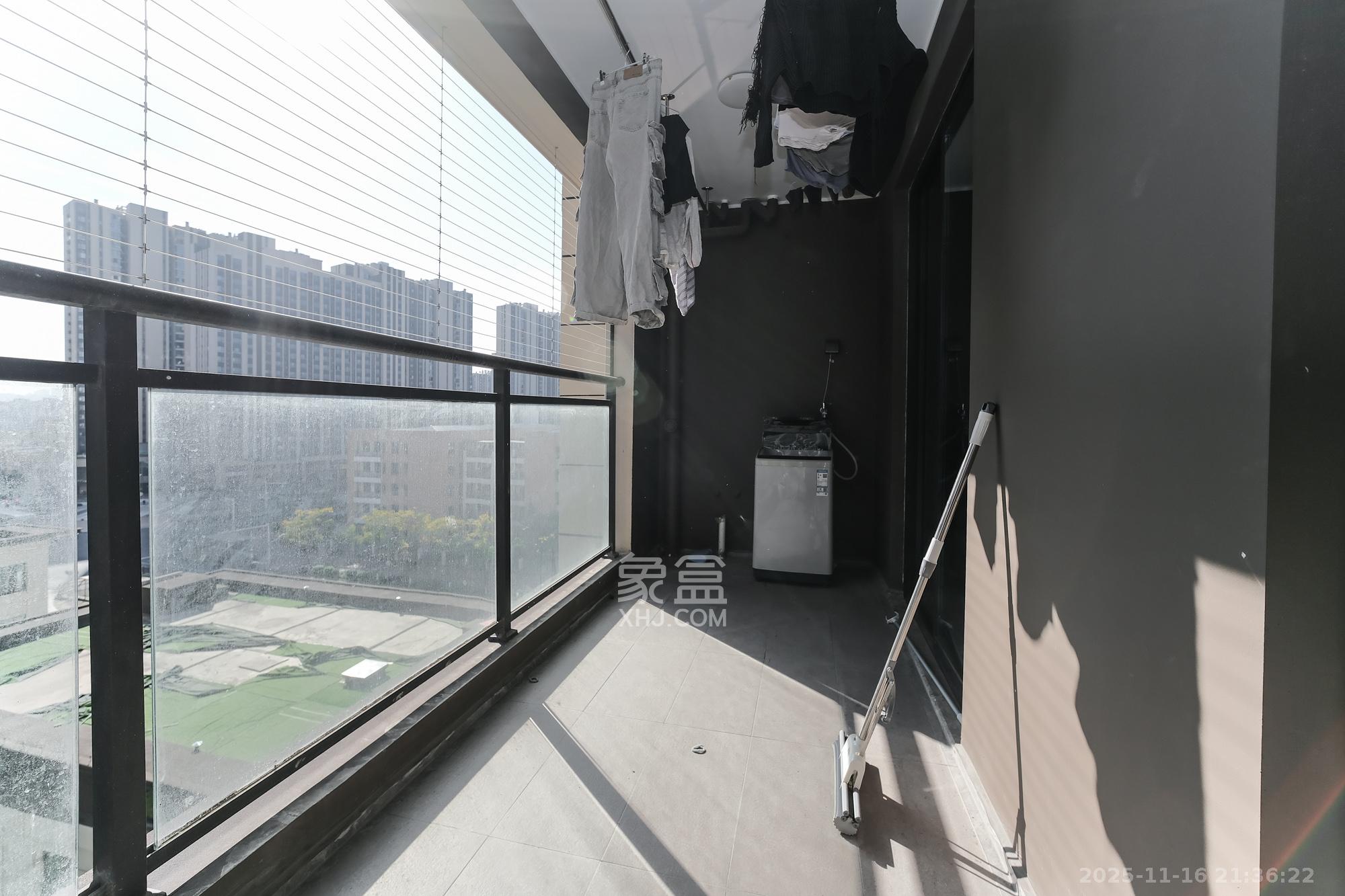 荣盛锦绣学府 3室2厅2卫 95.0万 荣盛锦绣学府 3室2厅2卫 95.0万阳台