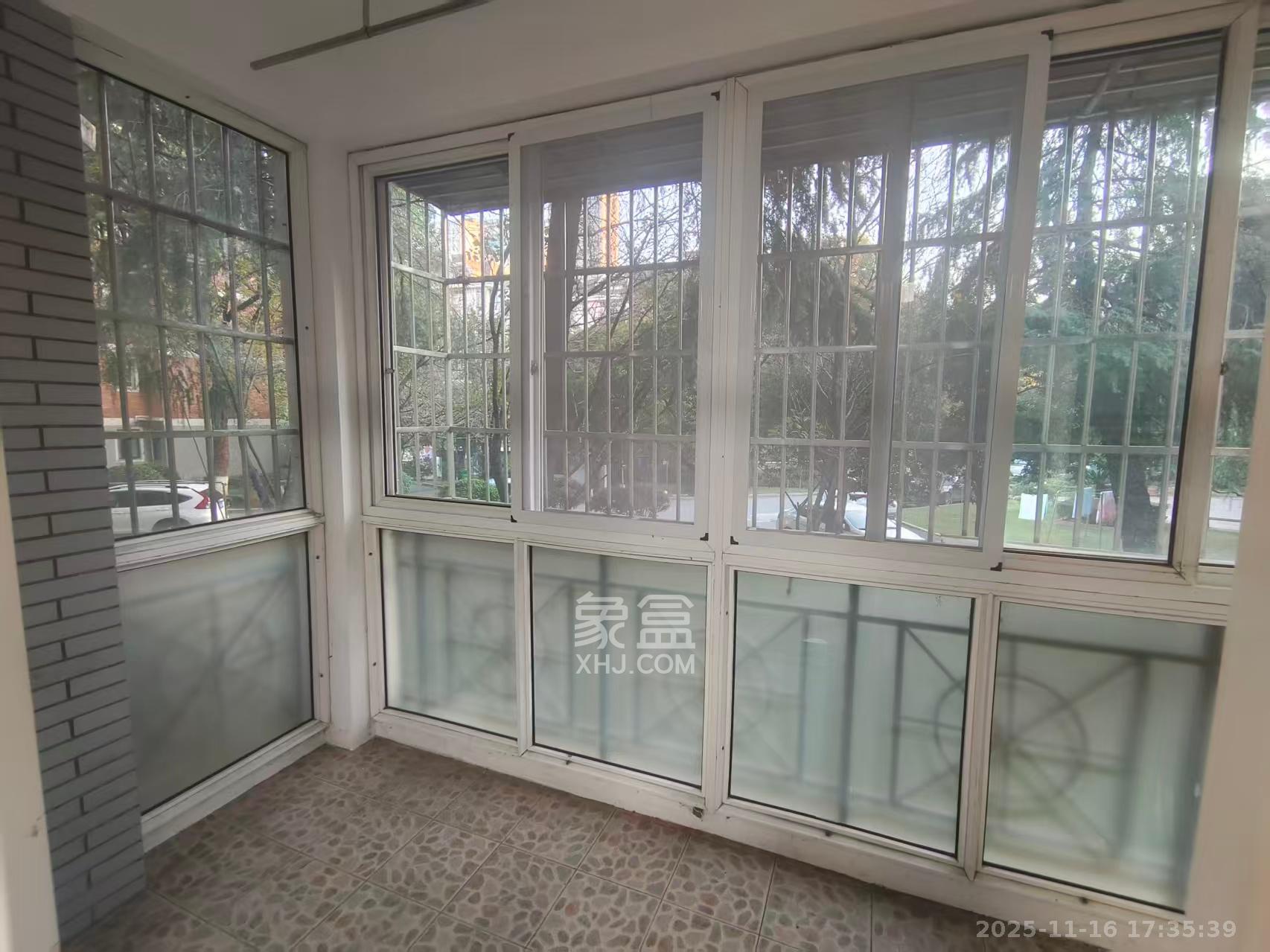 山水人家一二期  1室0厅0卫    1500.0元/月室内图