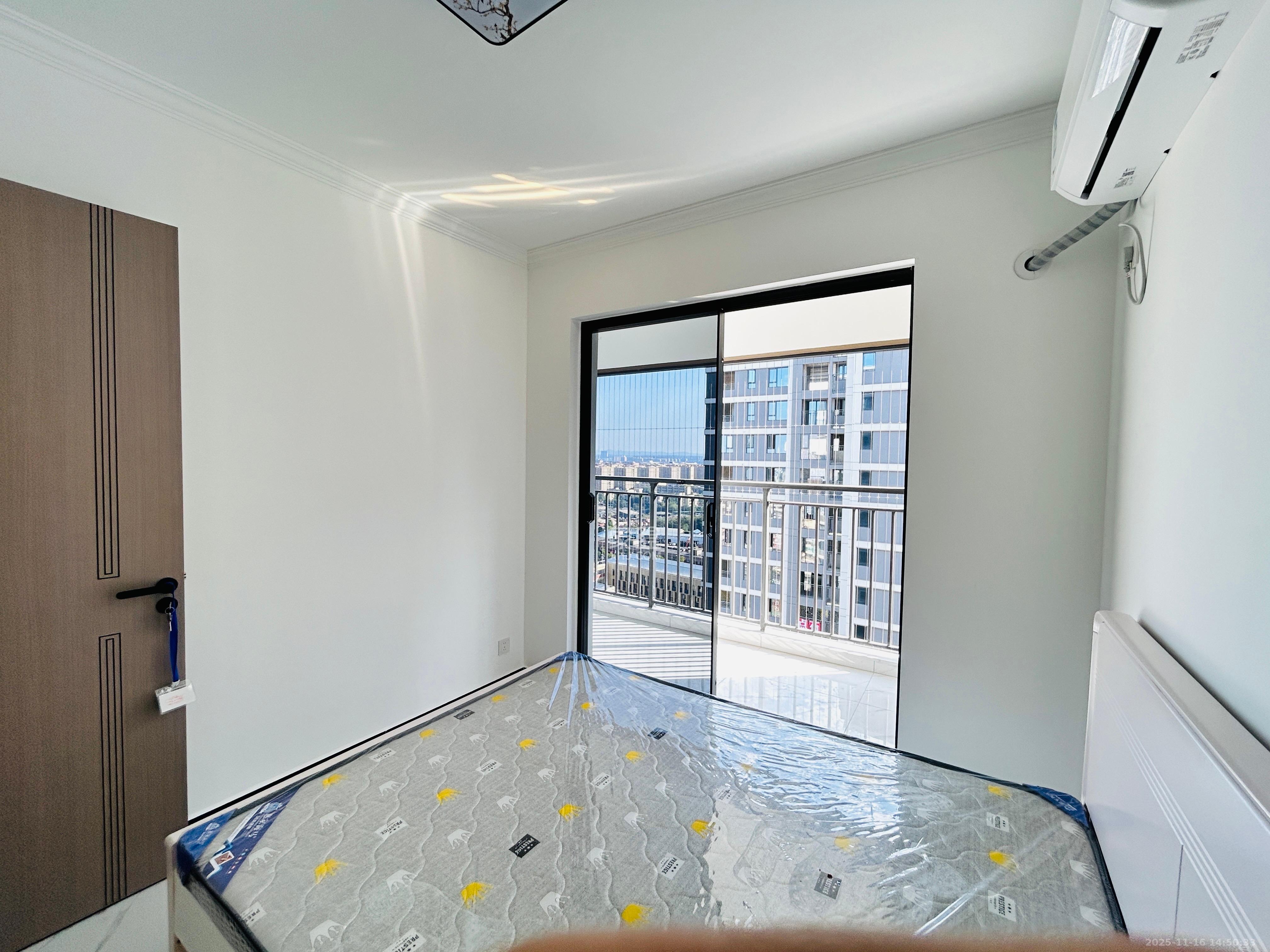 招商蛇口璀璨学府  3室2厅2卫    3000.0元/月室内图