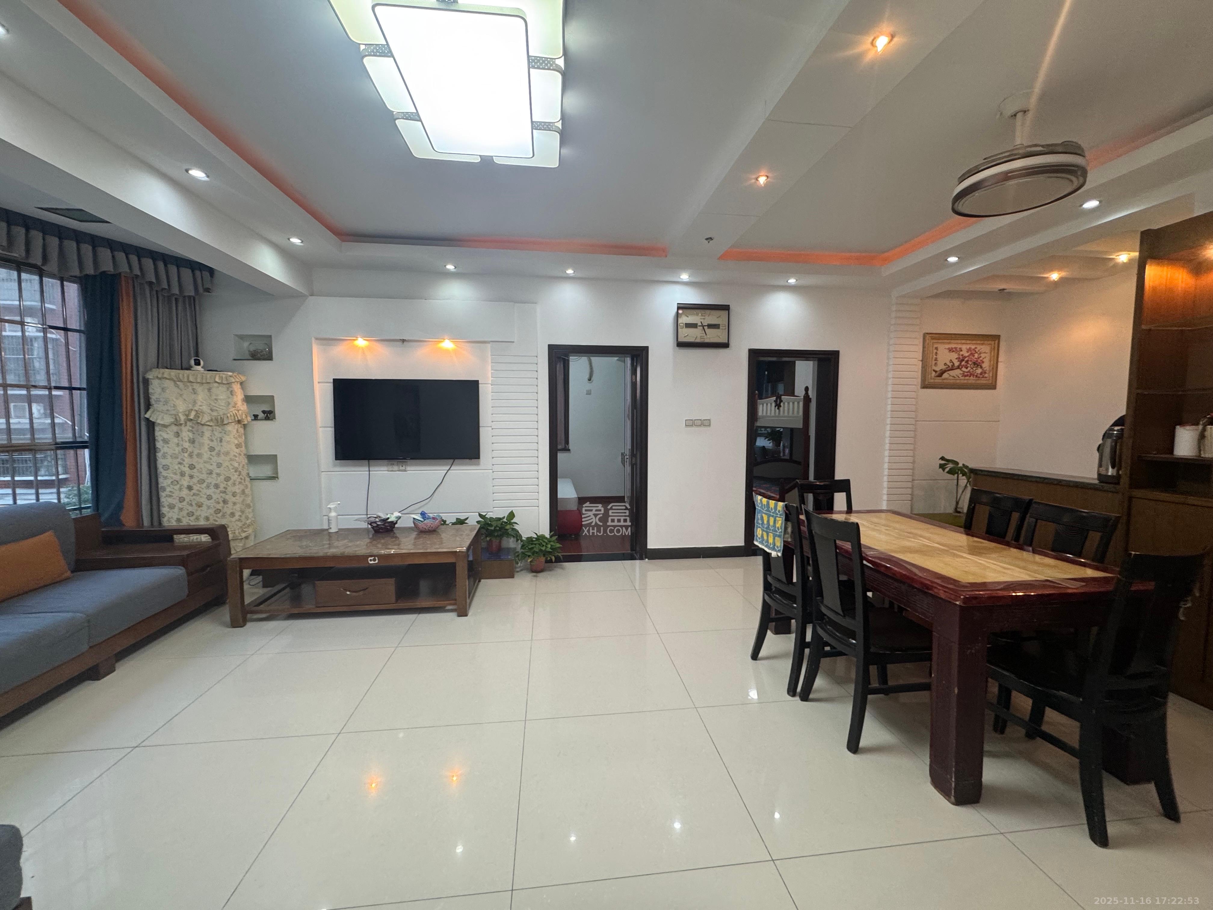 湘绣城 1室0厅0卫 1700.0元/月 湘绣城 1室0厅0卫 1700.0元/月室内图