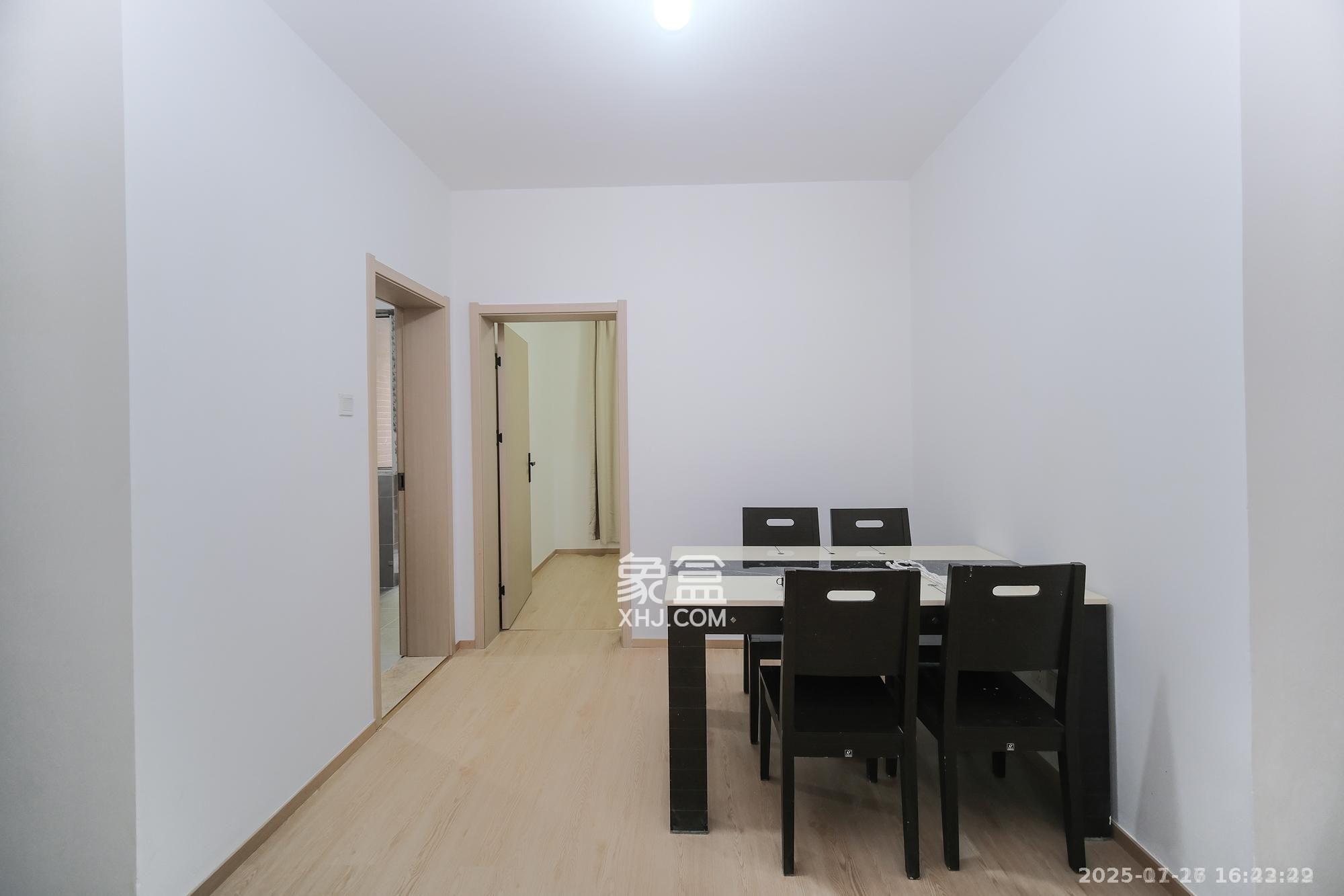 山水湾  3室2厅1卫    1600.0元/月室内图