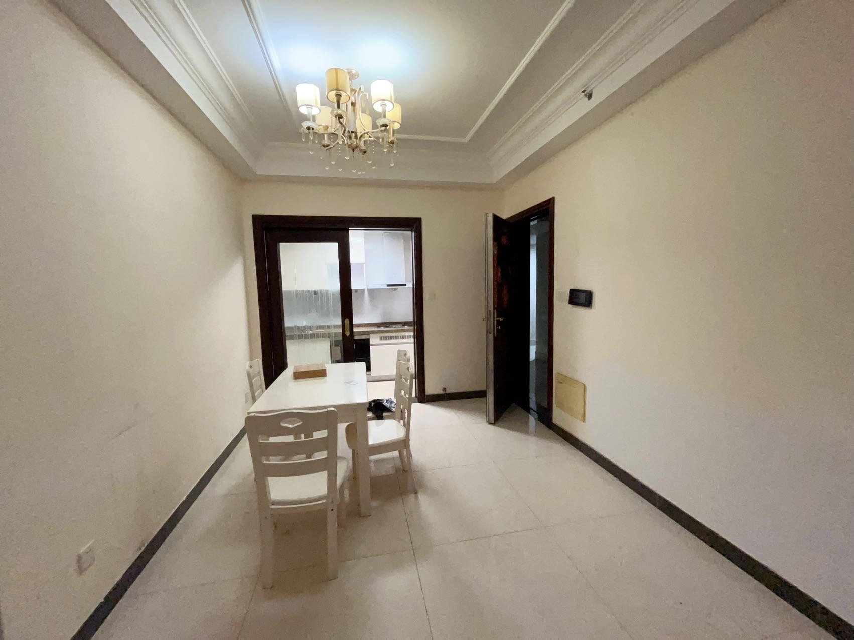 恒大海口文化旅游城 3室2厅2卫 2400.0元/月 恒大海口文化旅游城 3室2厅2卫 2400.0元/月室内图