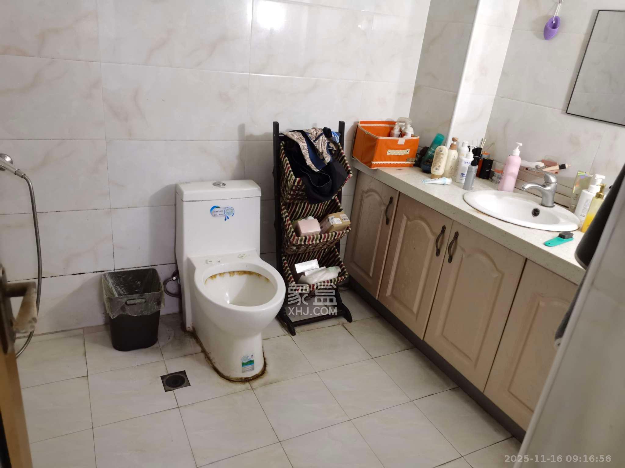 远东公寓  3室2厅2卫    2600.0元/月室内图