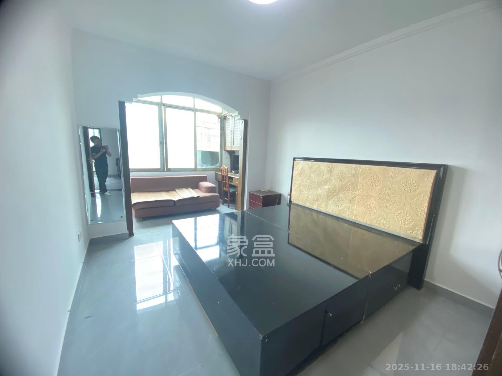 蒋家垅社区  1室1厅1卫    1400.0元/月室内图