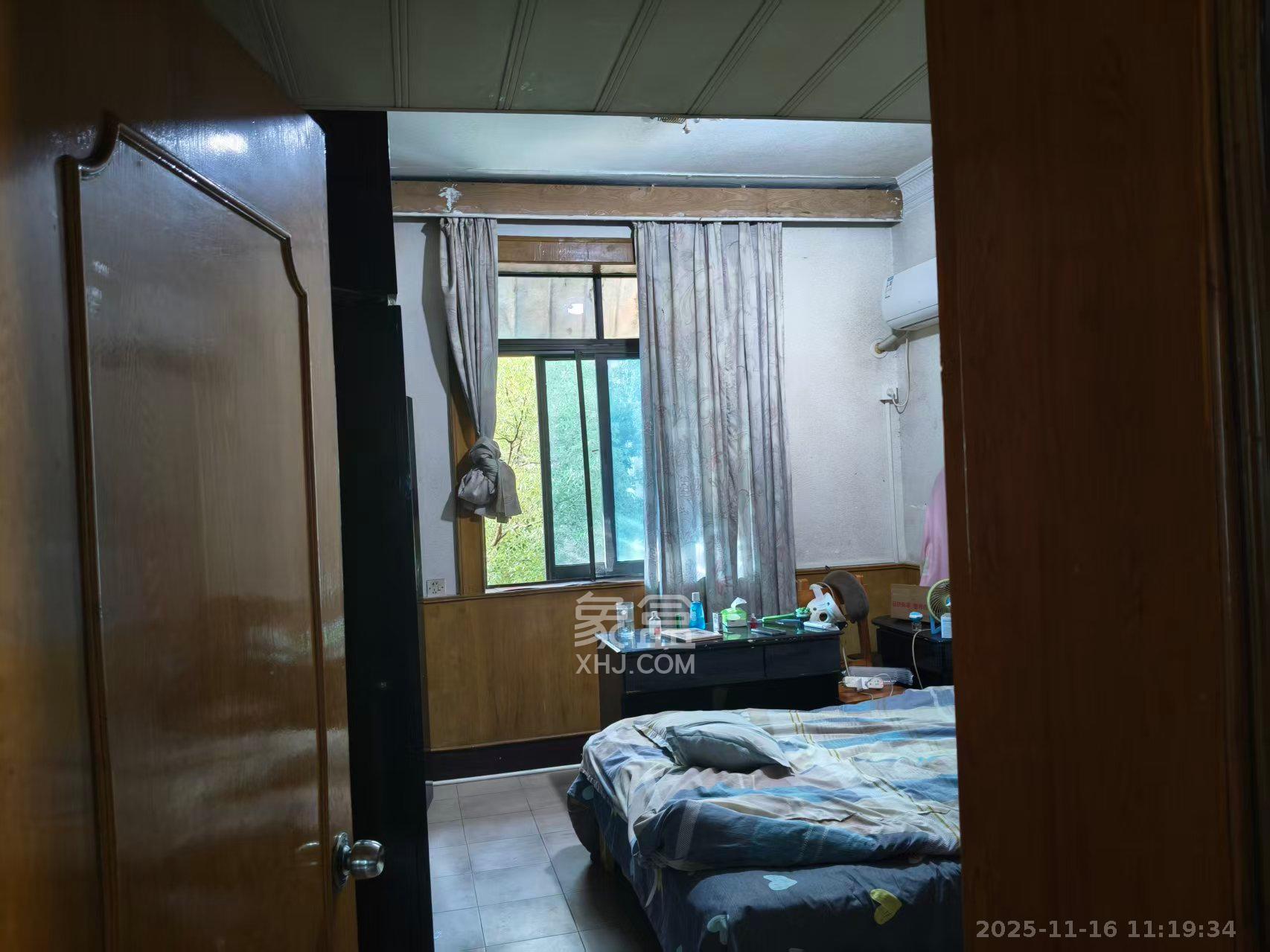 长沙理工大学黄土岭教职工住宅区  2室1厅1卫    1200.0元/月