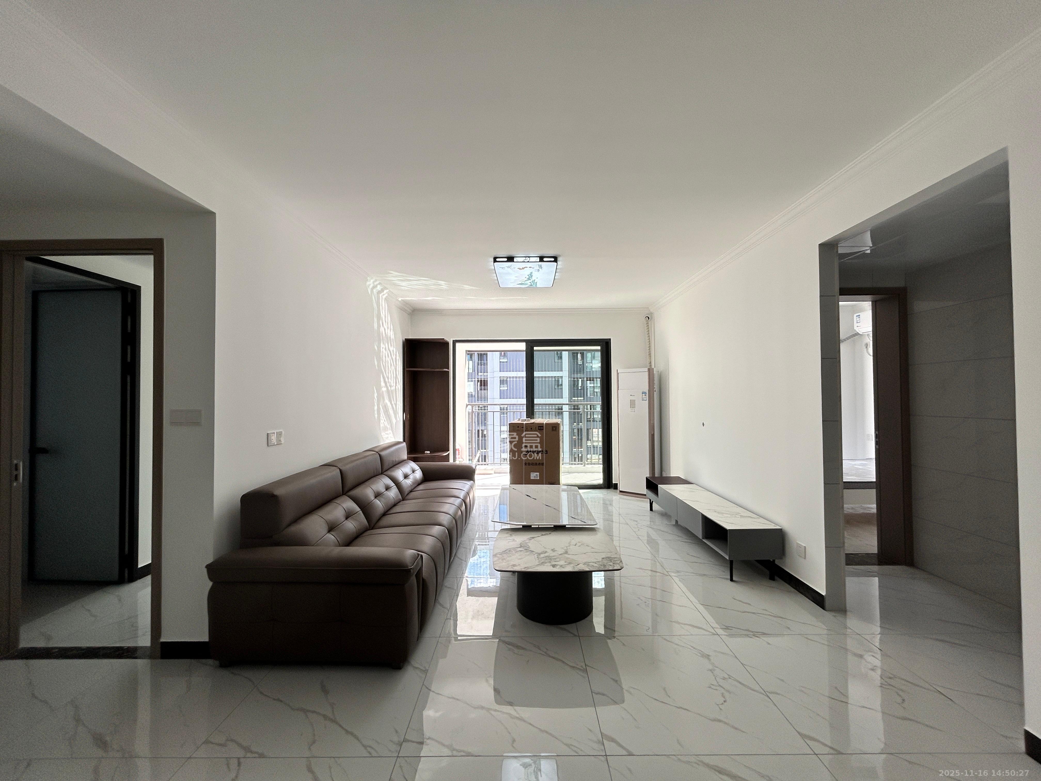 招商蛇口璀璨学府  3室2厅2卫    3000.0元/月