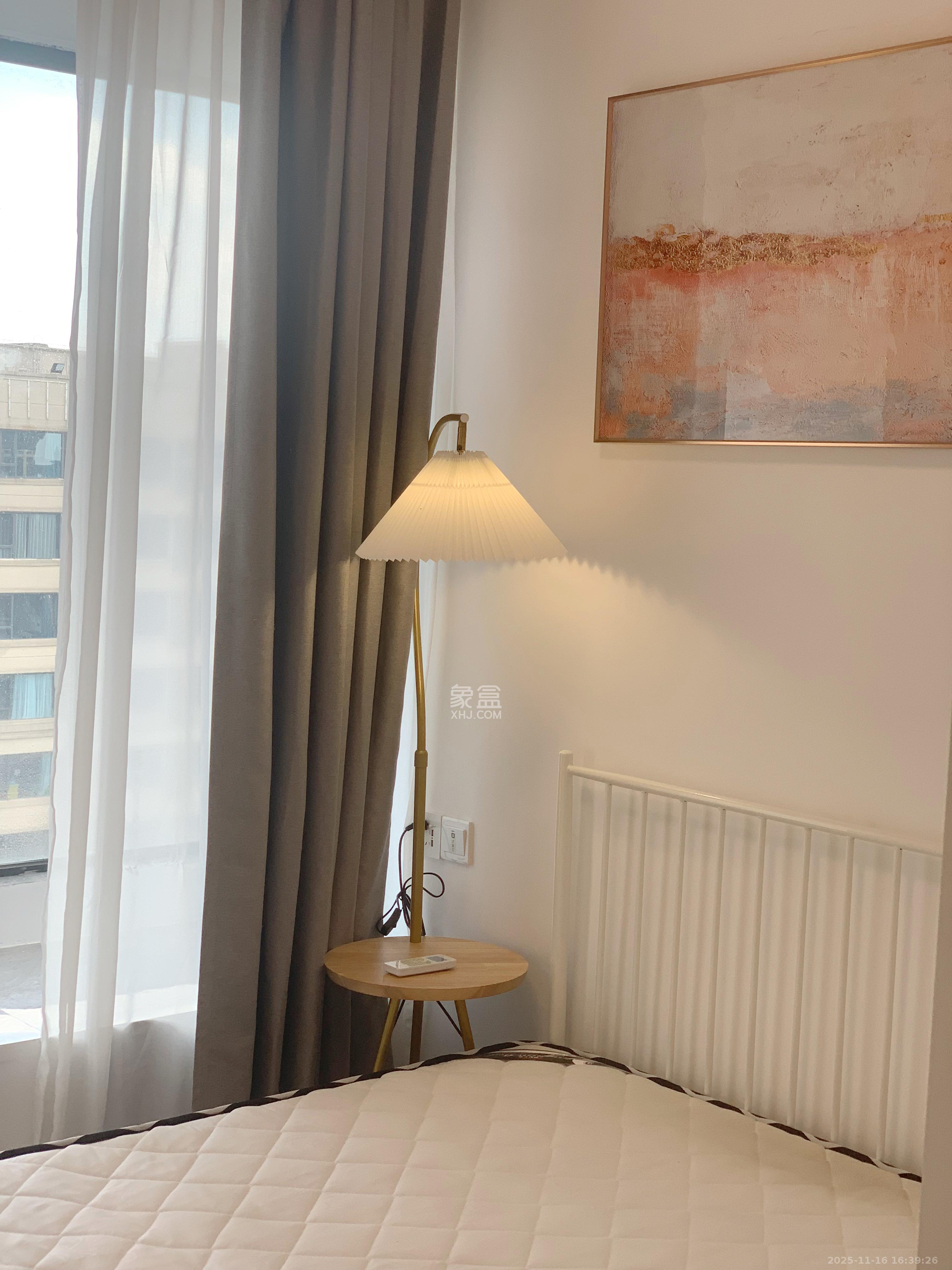 长房东旭国际  2室1厅1卫    2000.0元/月室内图