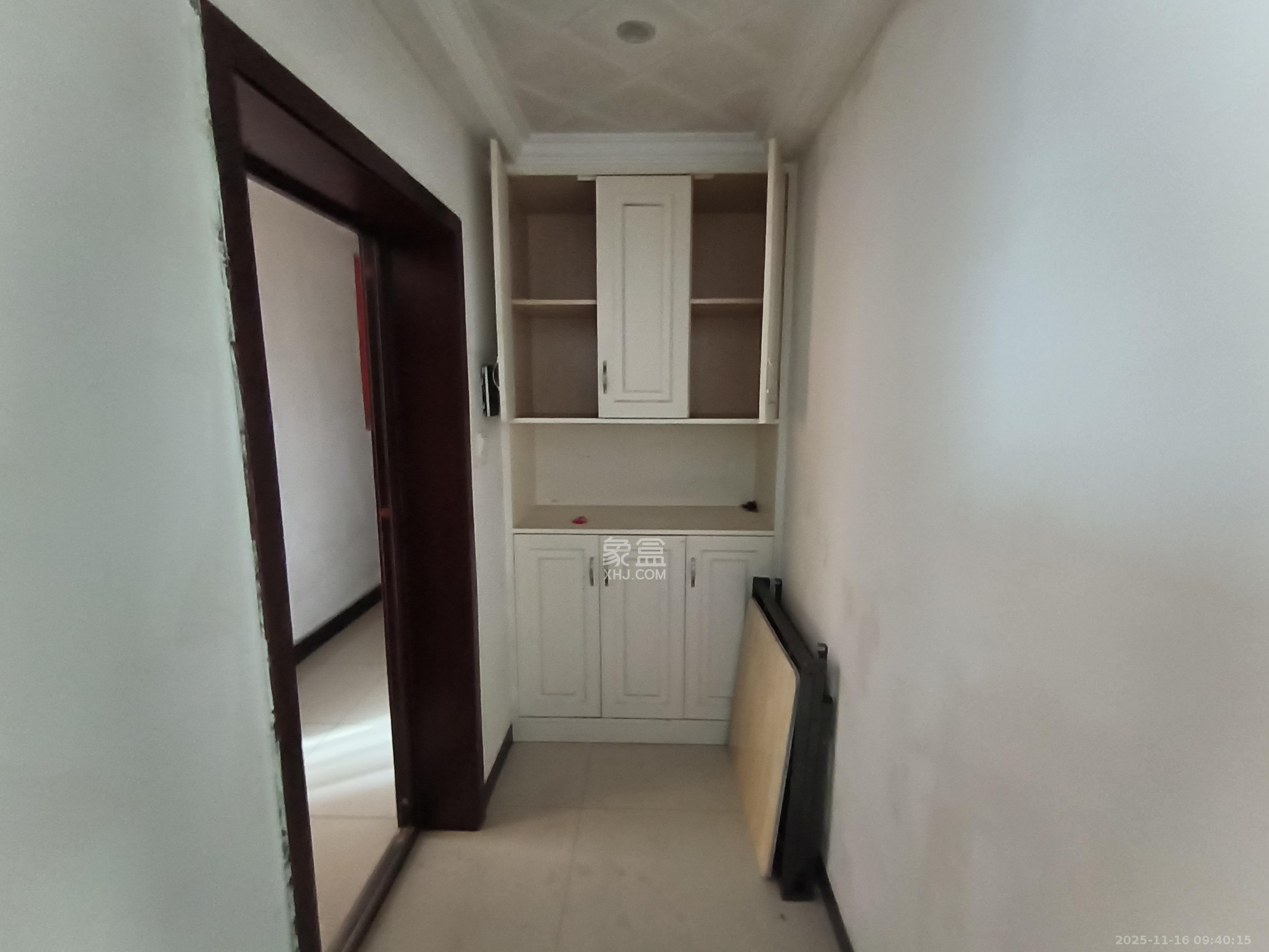 荣盛花语馨苑  3室2厅1卫    2300.0元/月室内图