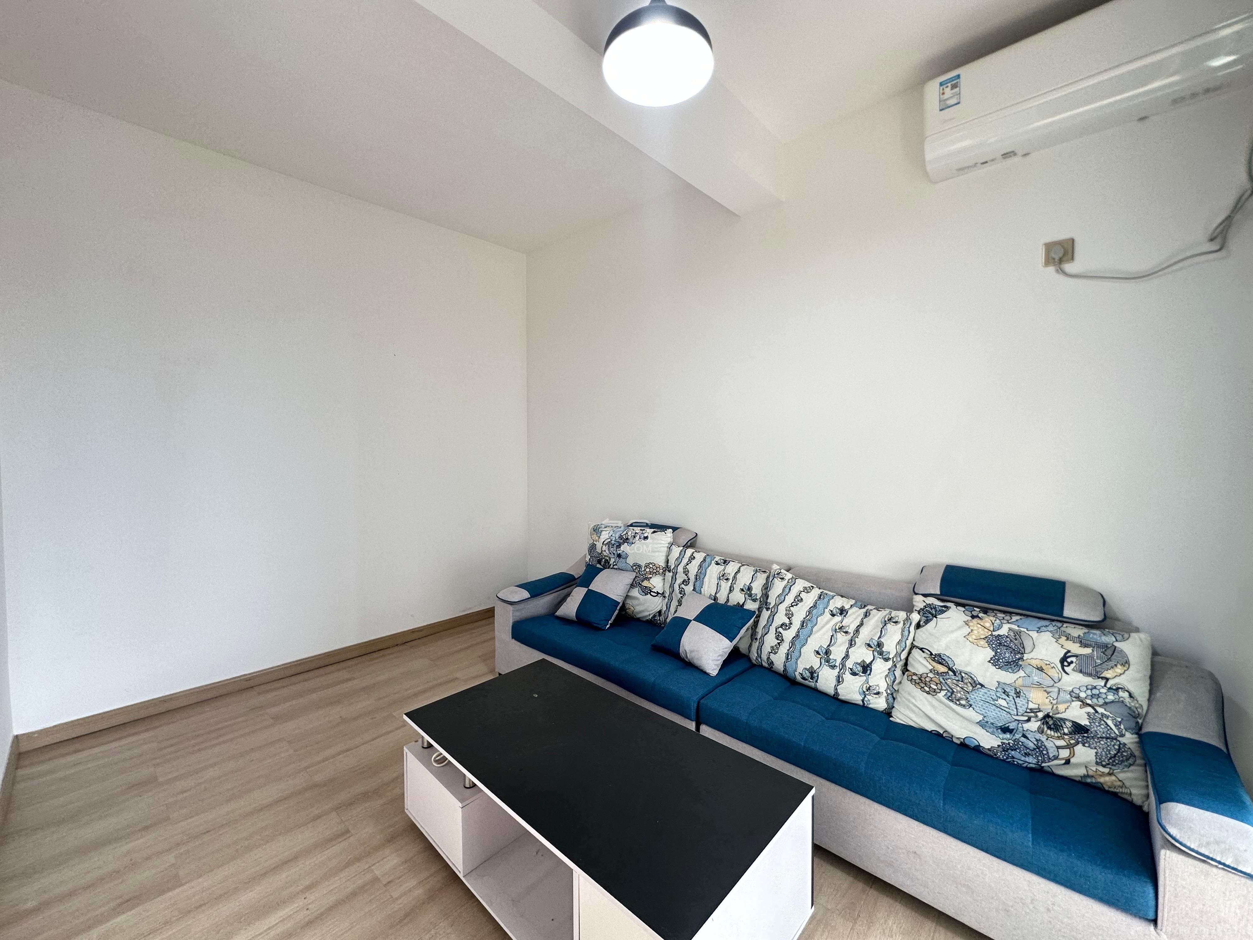 新华联梦想城  3室2厅2卫    2000.0元/月室内图