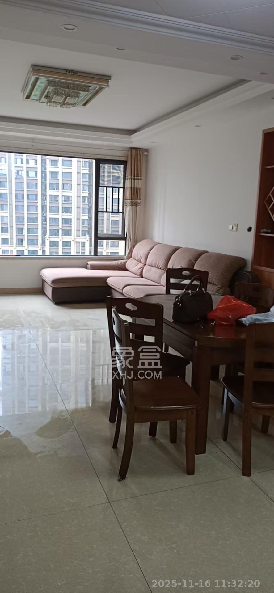 阳光城尚东湾青云苑  3室2厅2卫    2800.0元/月室内图