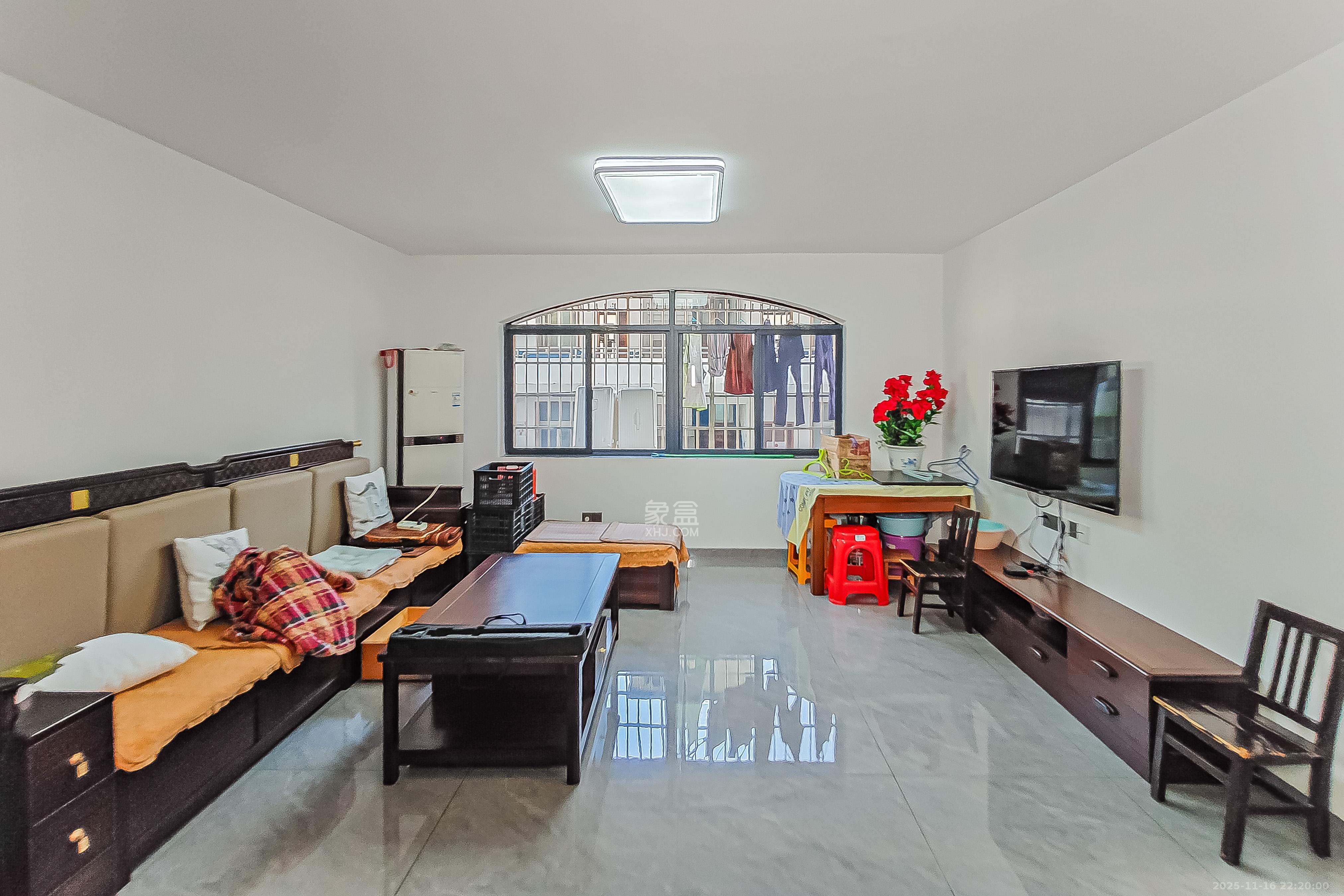 稻田园公寓  1室2厅1卫    98.0万客厅