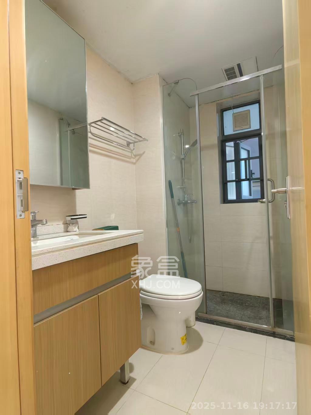 珠江好世界  3室2厅1卫    3000.0元/月室内图