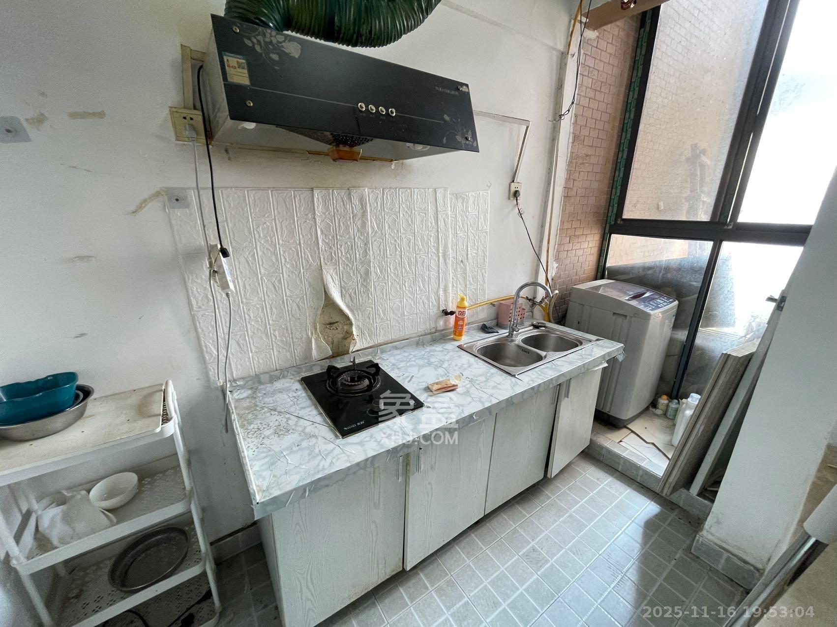 红公馆(前程丽景大厦) 3室1厅1卫 1800.0元/月 红公馆(前程丽景大厦) 3室1厅1卫 1800.0元/月室内图