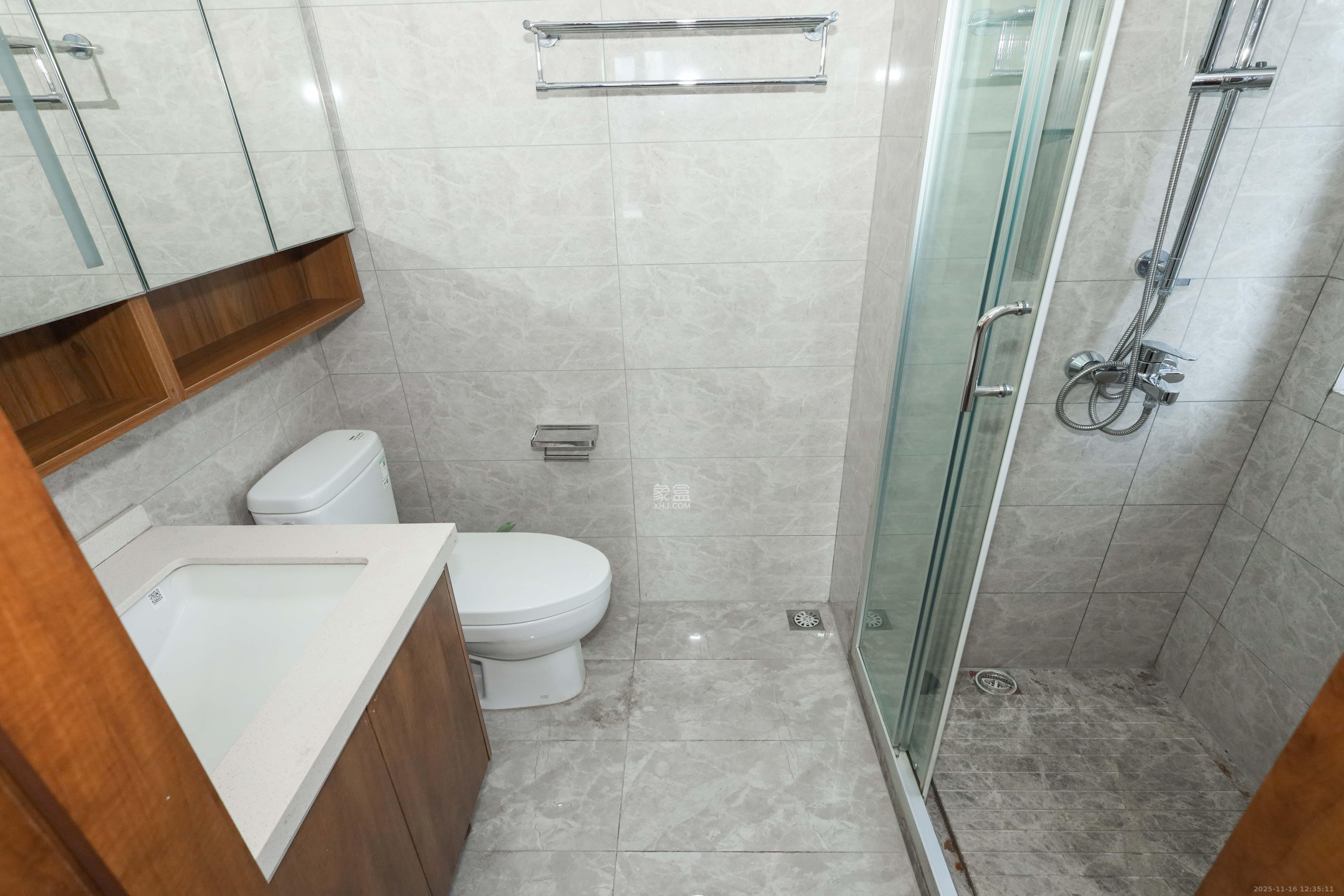 梅溪悦章  4室2厅2卫    135.0万卫生间