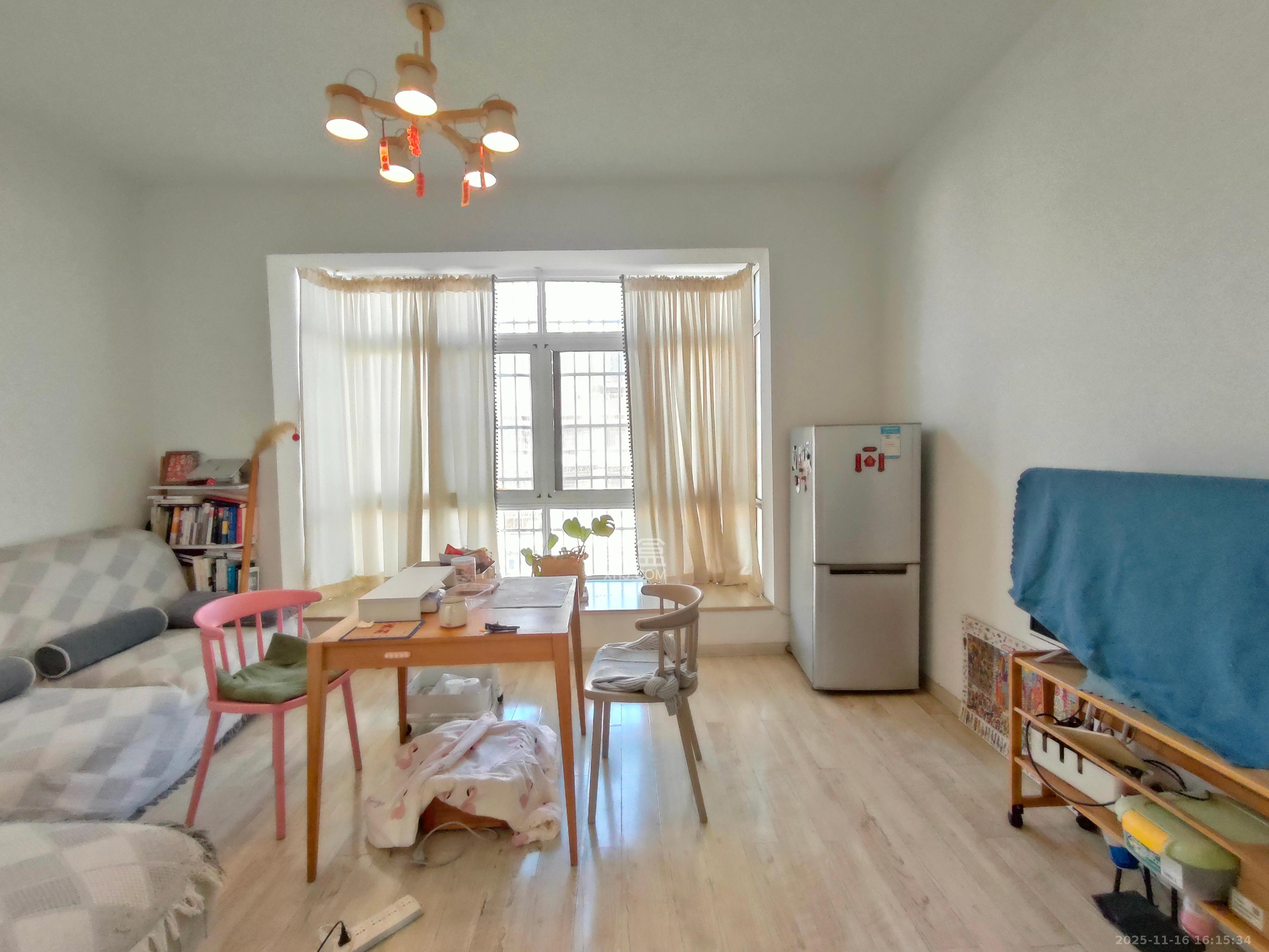 金信阳光在线  1室1厅1卫    1300.0元/月室内图