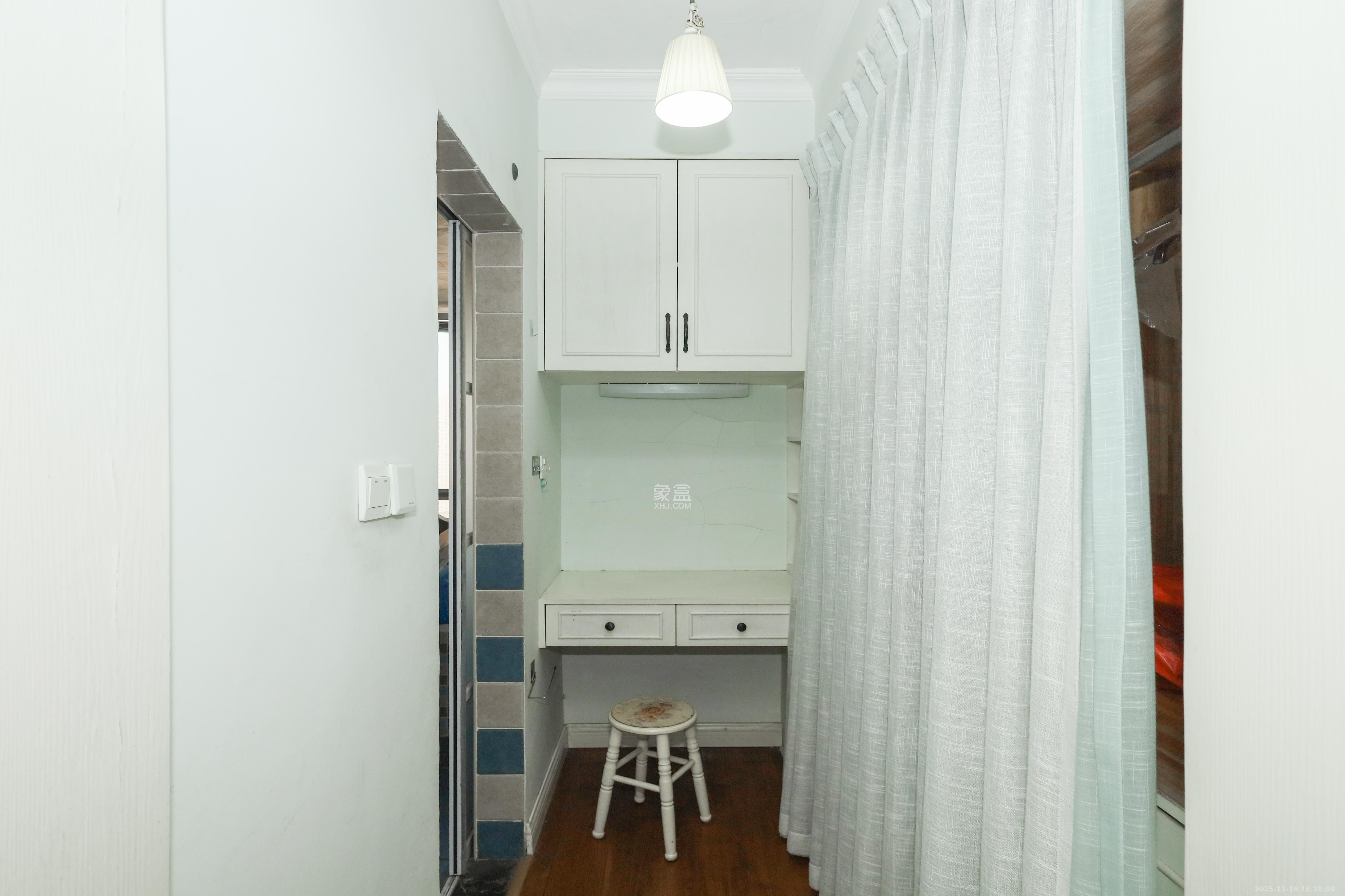 保利麓谷林语C区  4室2厅1卫    120.0万卧室