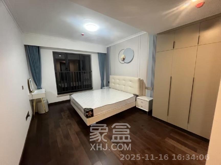 绿地长沙城际空间站(绿地新里佳苑) 4室2厅2卫 3600.0元/月 绿地长沙城际空间站(绿地新里佳苑) 4室2厅2卫 3600.0元/月室内图