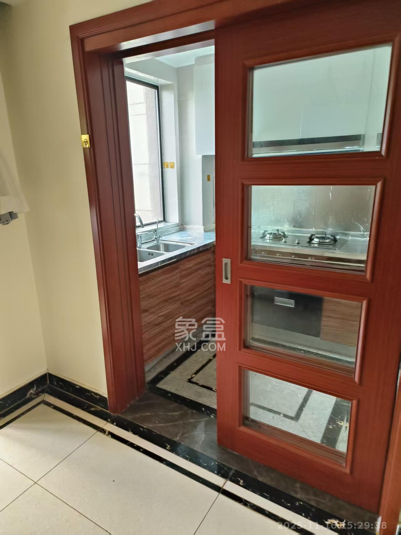 中海新城熙岸(中信新城五期) 3室2厅2卫 2200.0元/月 中海新城熙岸(中信新城五期) 3室2厅2卫 2200.0元/月室内图