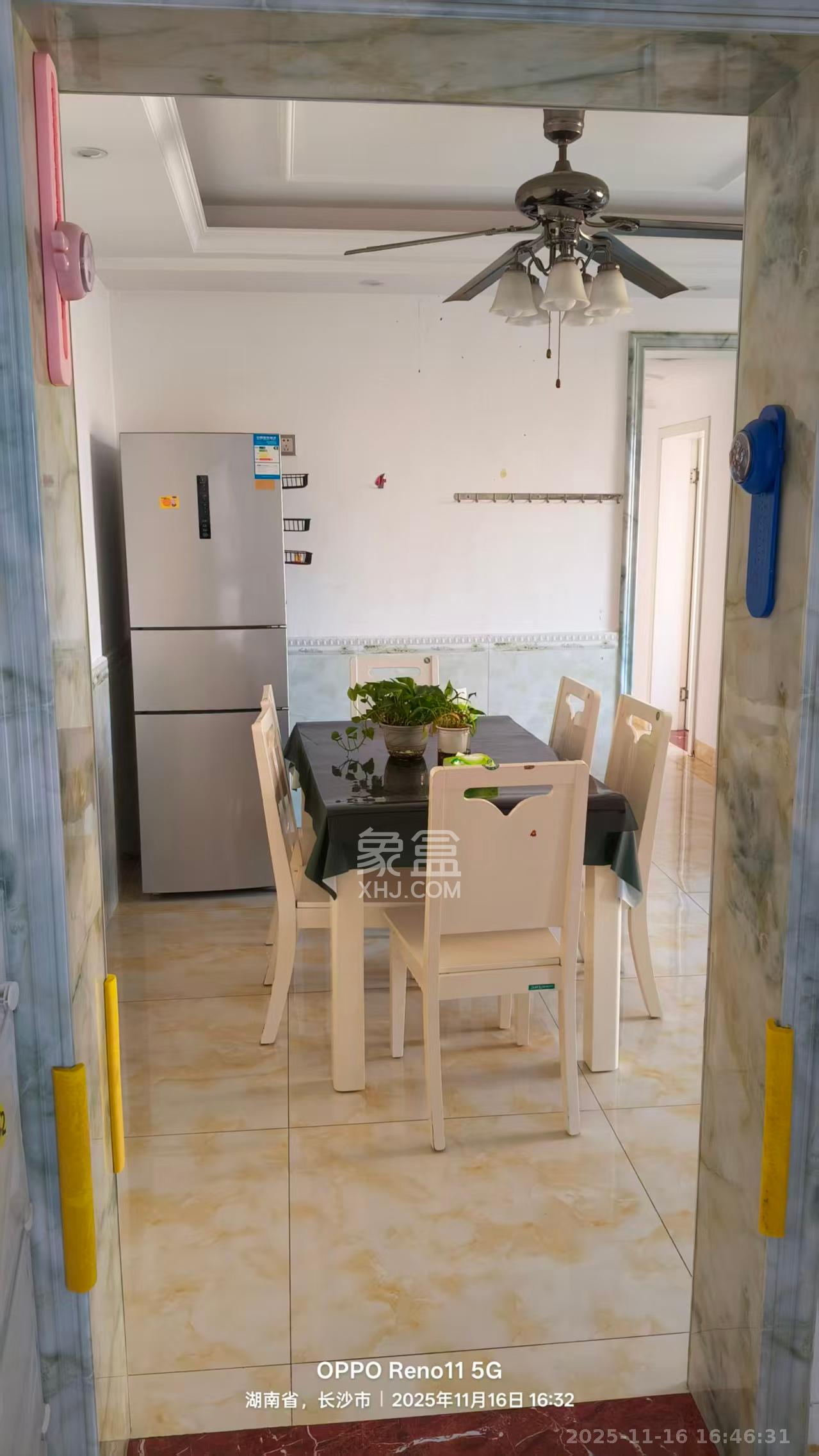 好莱城（弘德西街）  3室2厅1卫    2200.0元/月