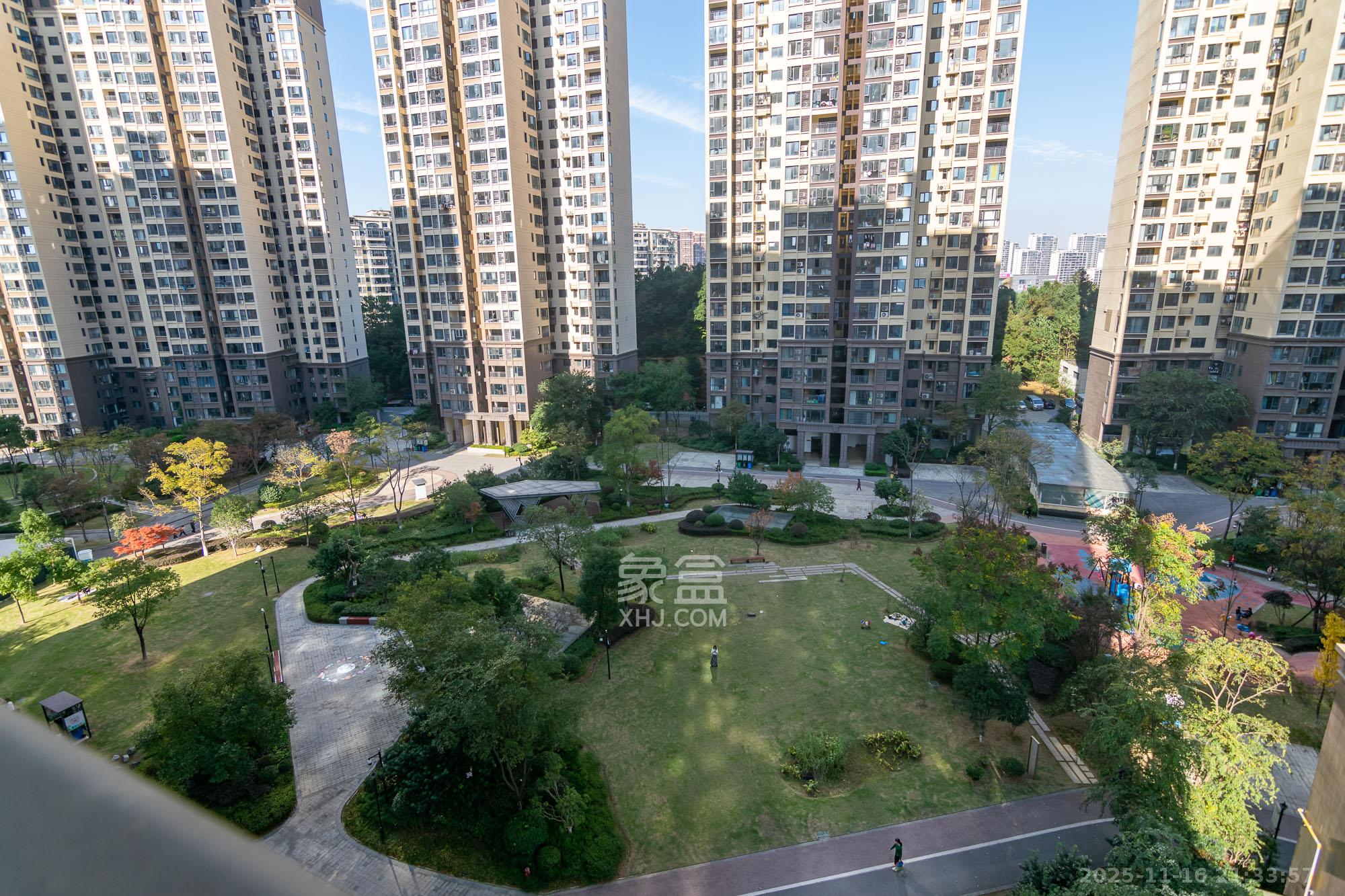 中粮鸿云  4室2厅2卫    82.8万其他