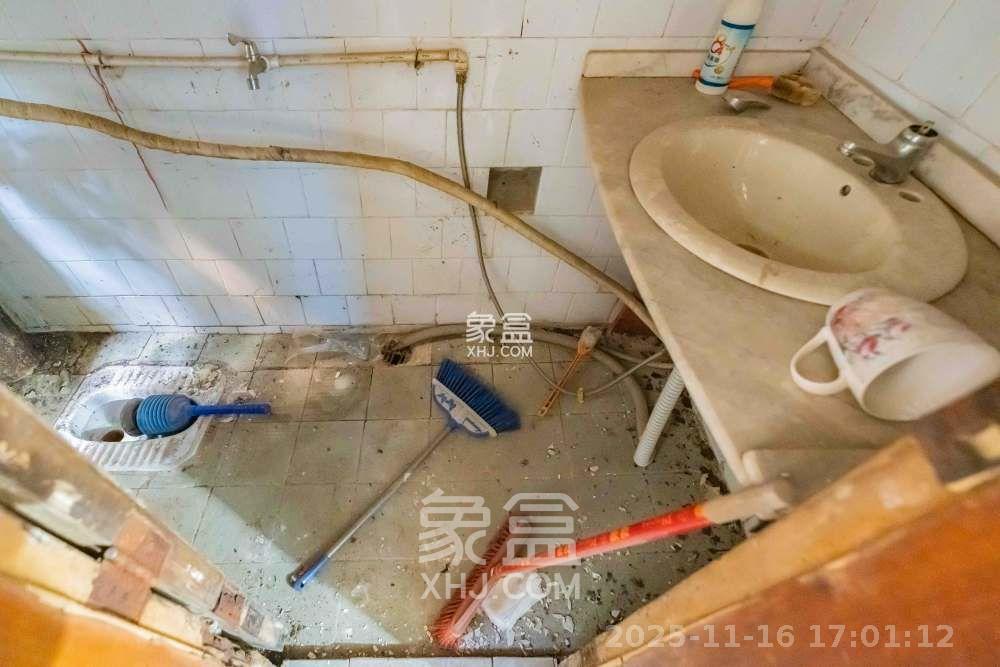 望江公寓 3室2厅2卫 1500.0元/月 望江公寓 3室2厅2卫 1500.0元/月室内图