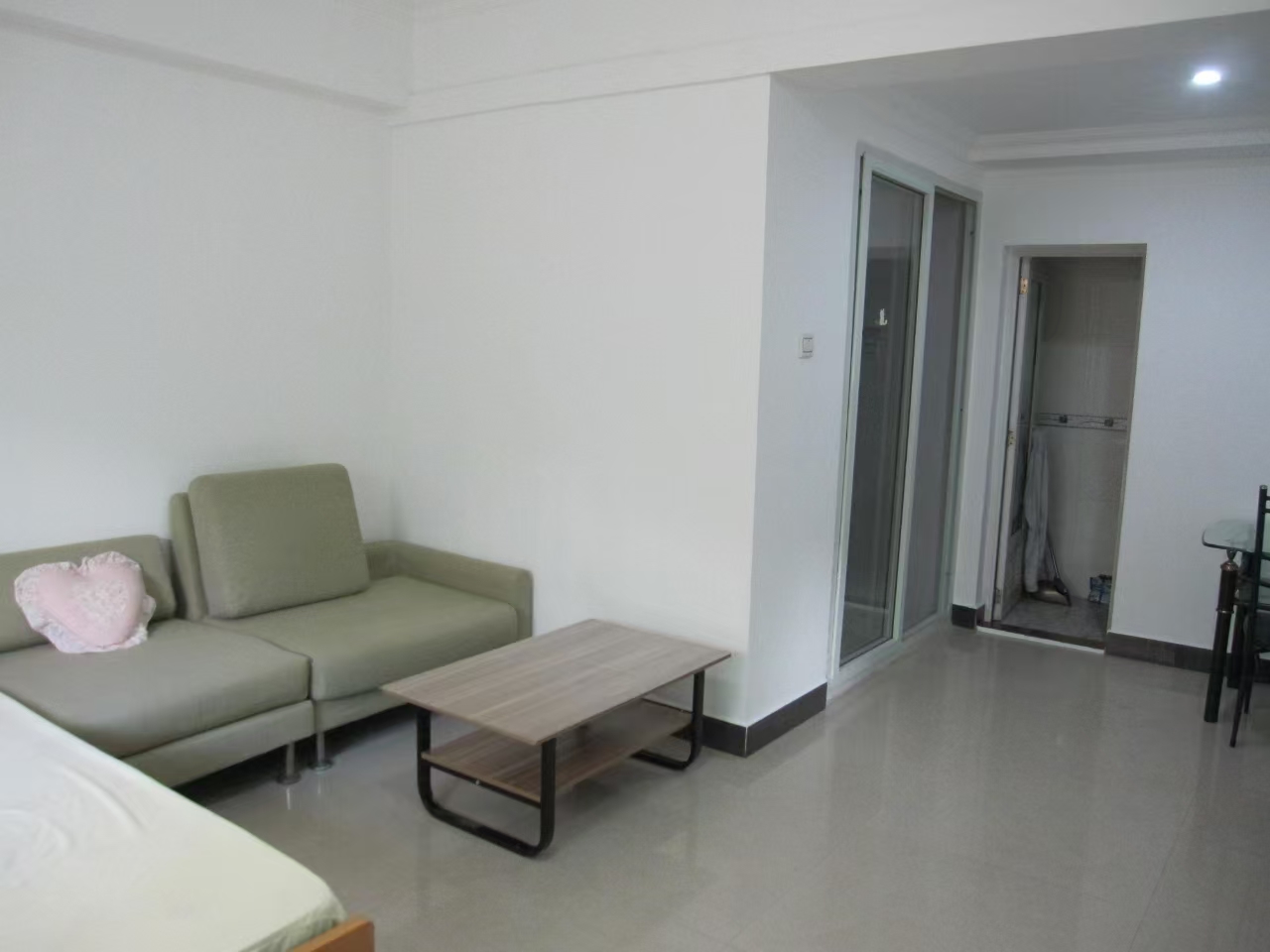 华贸大厦（华贸花苑）  1室0厅0卫    45.8万客厅