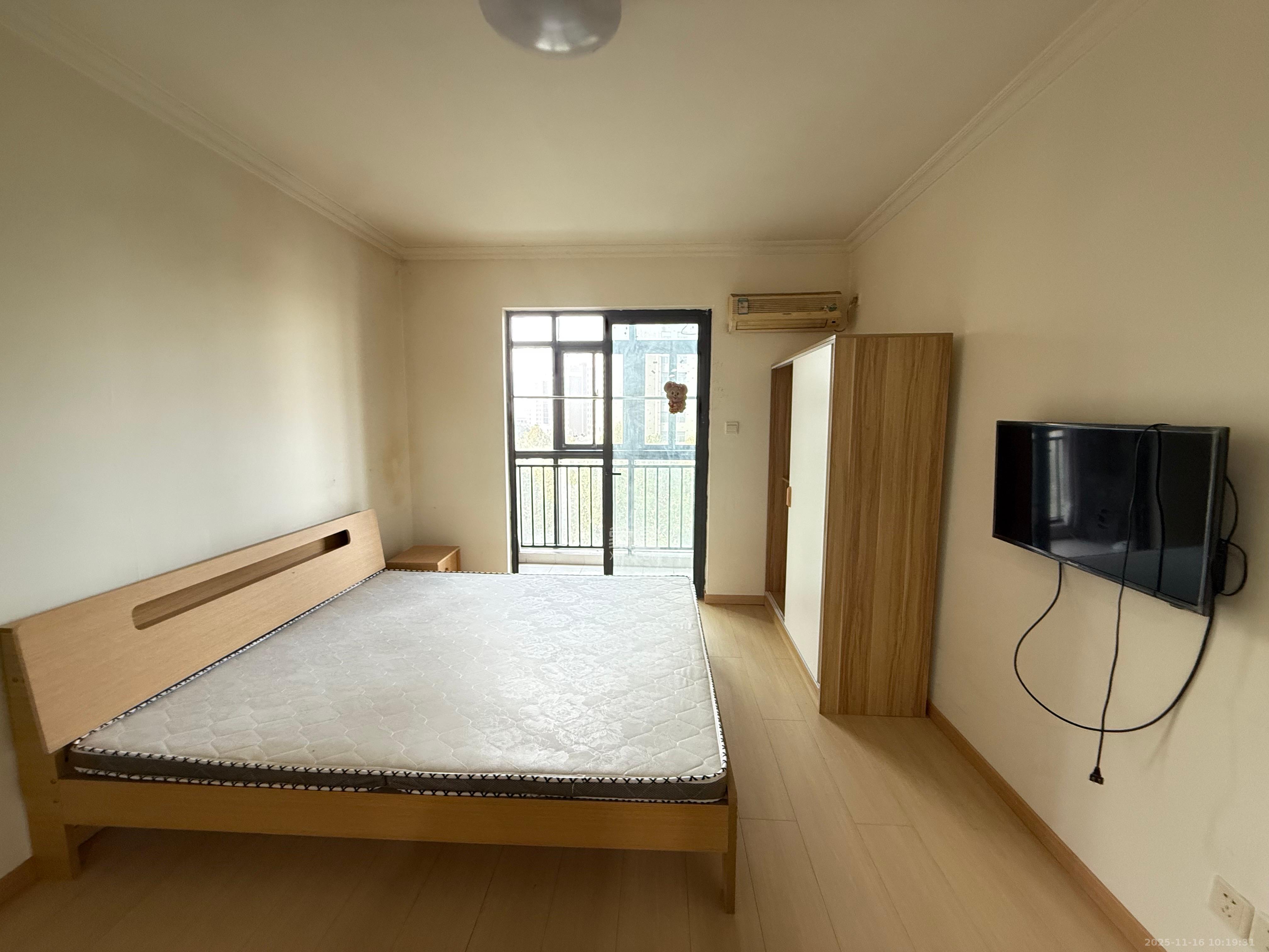 万科城市花园  1室1厅1卫    1200.0元/月室内图1