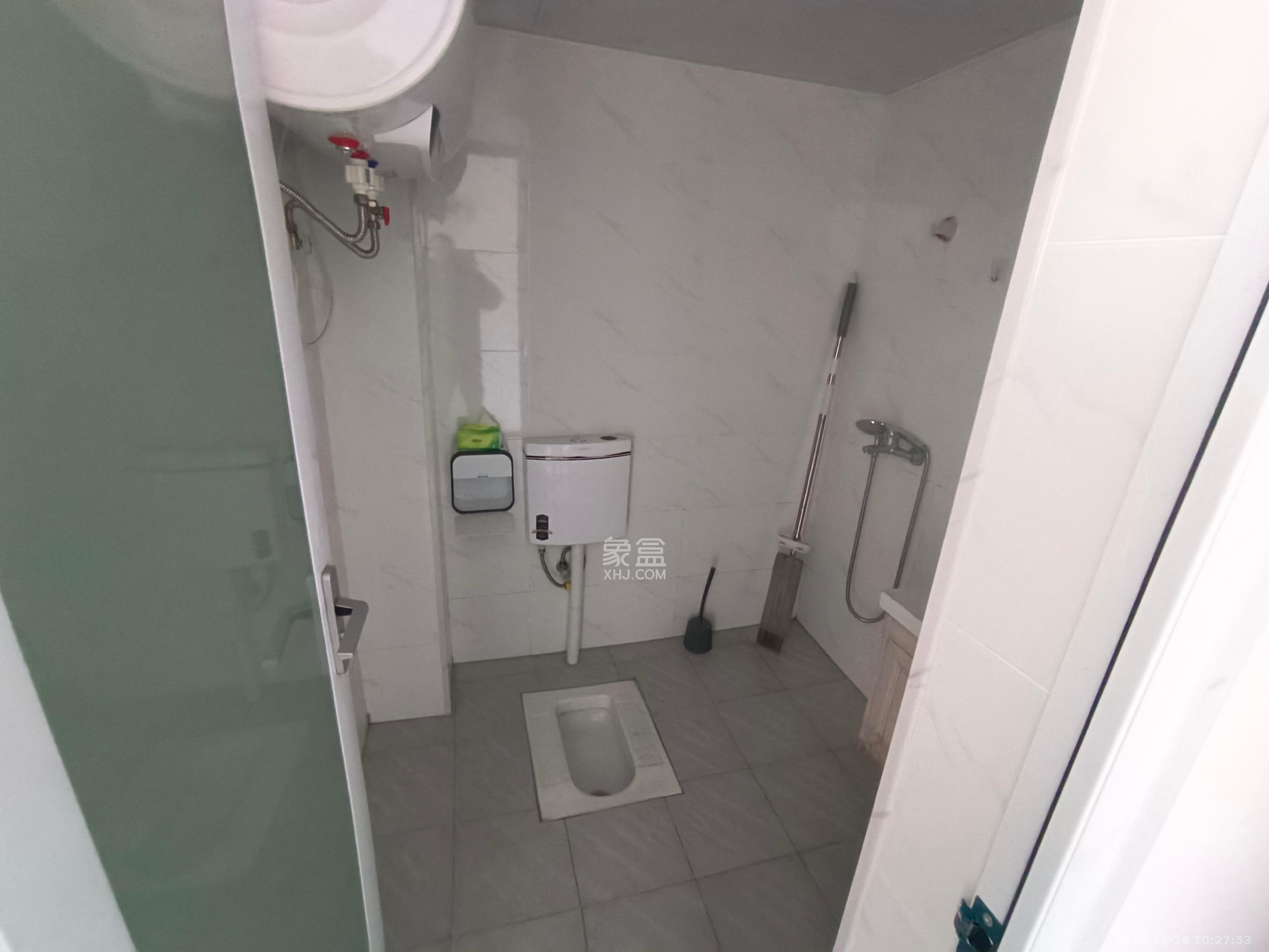 钱隆樽品(一、二、三期)  1室1厅1卫    1000.0元/月室内图