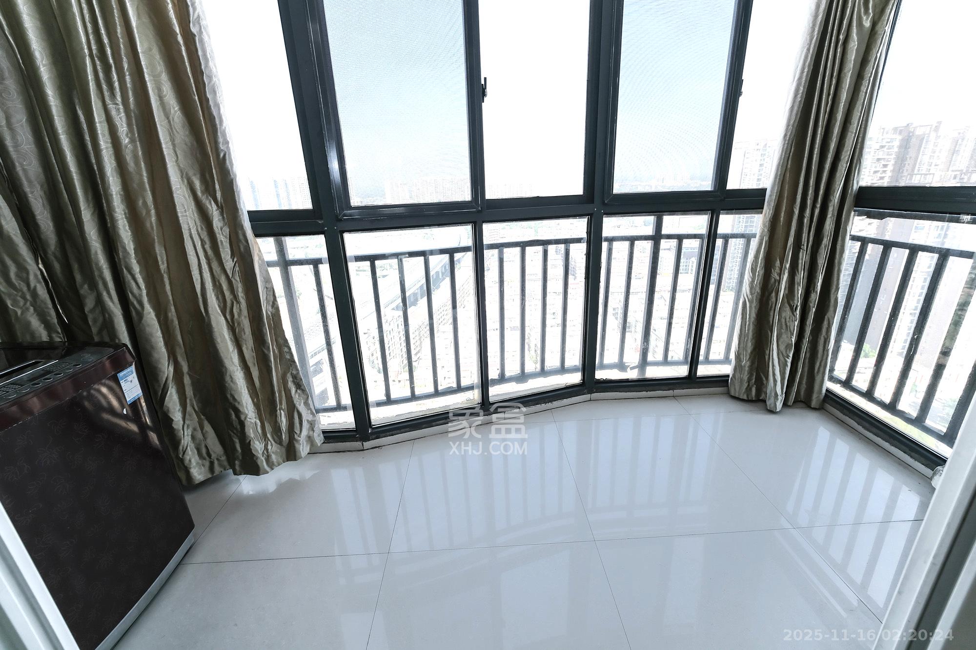 世景华庭 2室2厅1卫 42.8万 世景华庭 2室2厅1卫 42.8万阳台