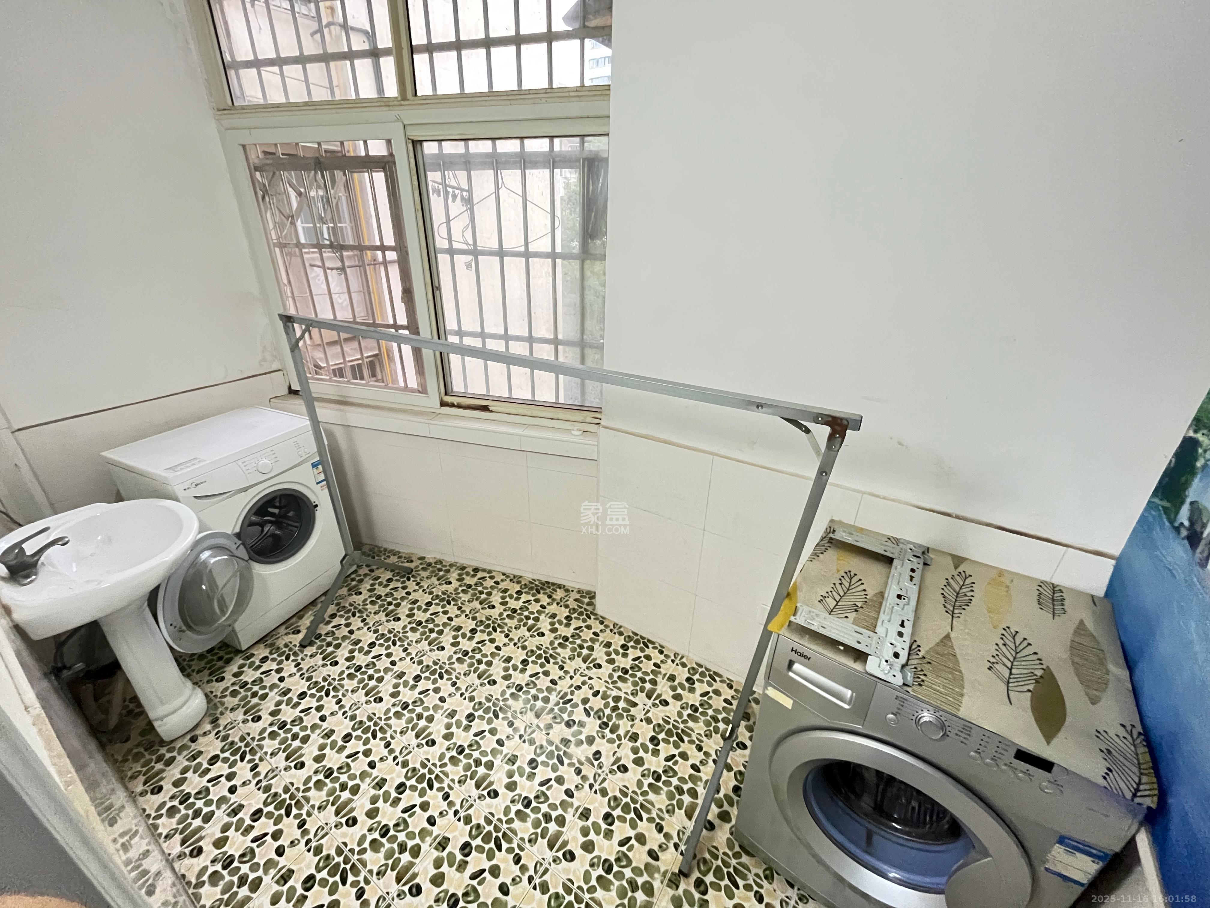 涂家冲社区(涂新小区、农商银行宿舍) 2室1厅1卫 1600.0元/月 涂家冲社区(涂新小区、农商银行宿舍) 2室1厅1卫 1600.0元/月室内图