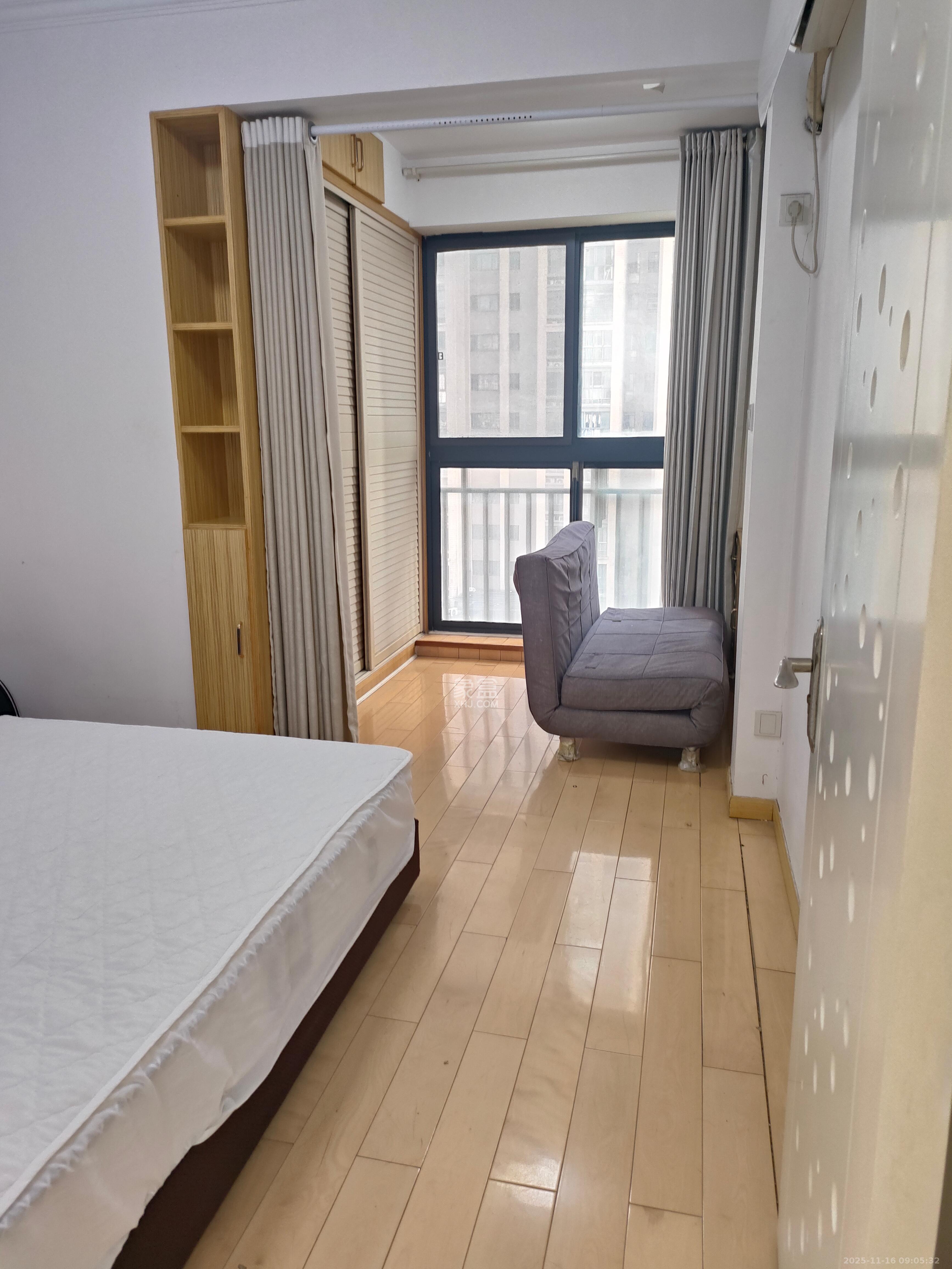 百纳广场(百纳公寓) 3室2厅1卫 3300.0元/月 百纳广场(百纳公寓) 3室2厅1卫 3300.0元/月室内图