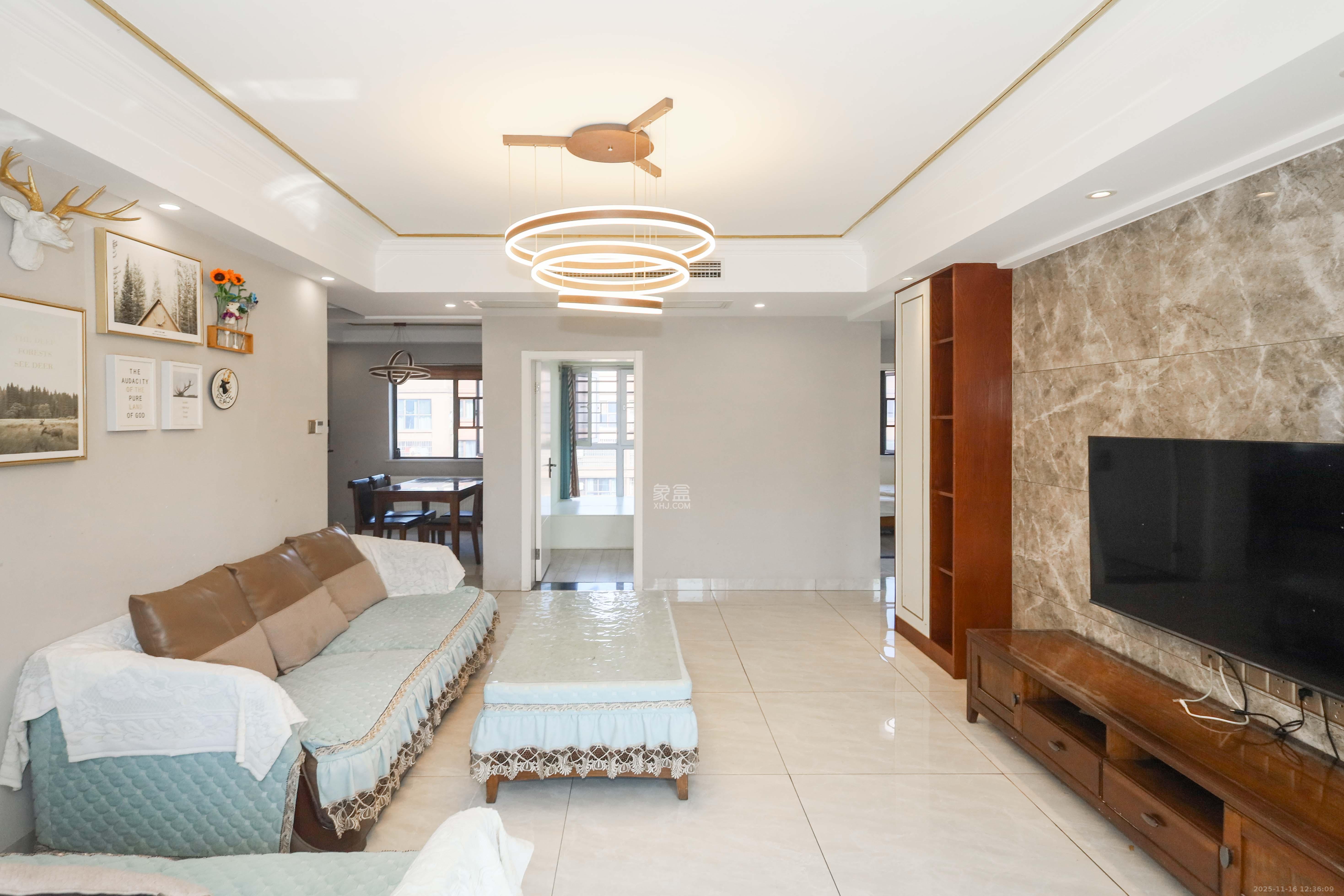 中冶中央公园 1室0厅0卫 90.0万 中冶中央公园 1室0厅0卫 90.0万客厅