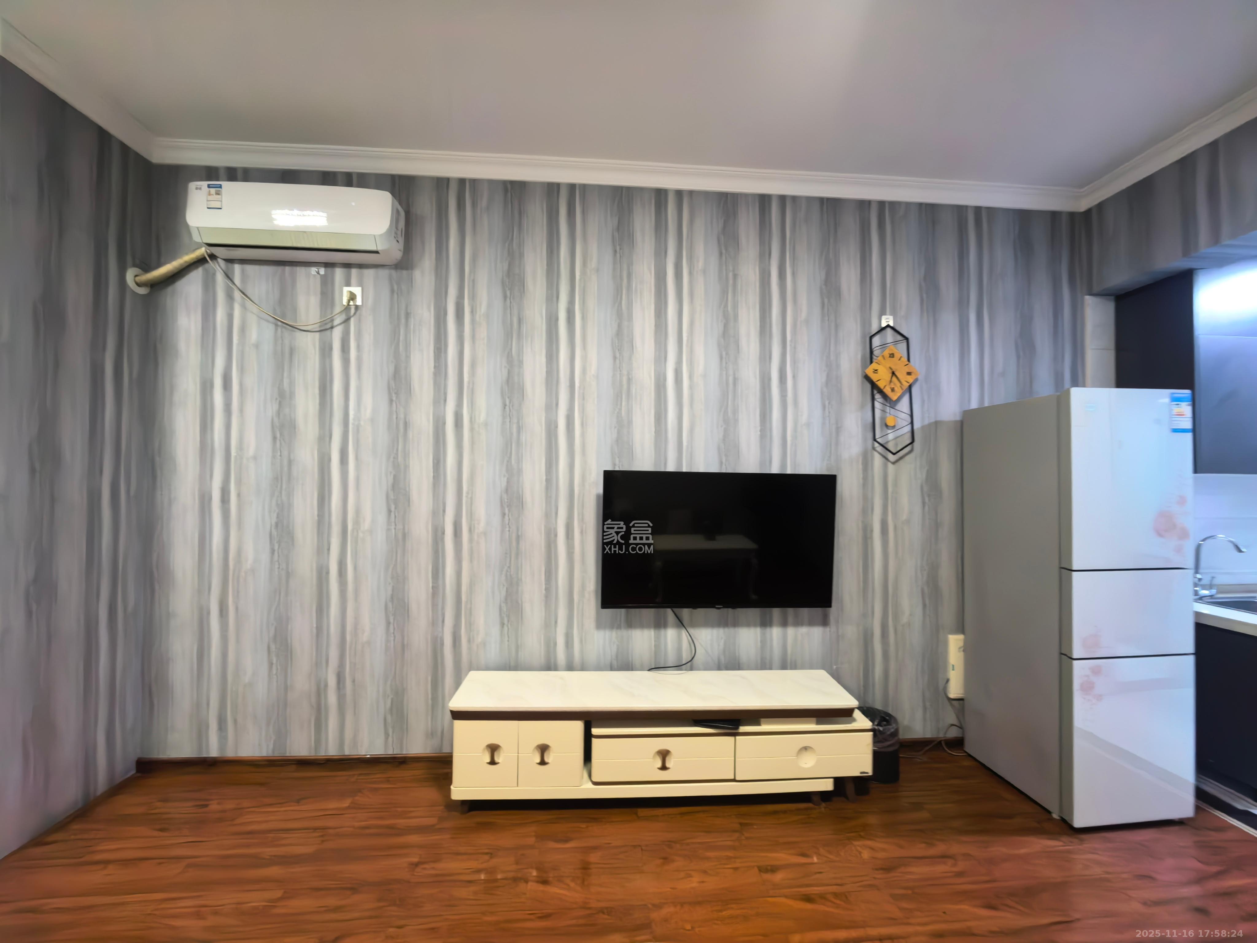 京武浪琴山一、二期 1室1厅1卫 1900.0元/月 京武浪琴山一、二期 1室1厅1卫 1900.0元/月室内图